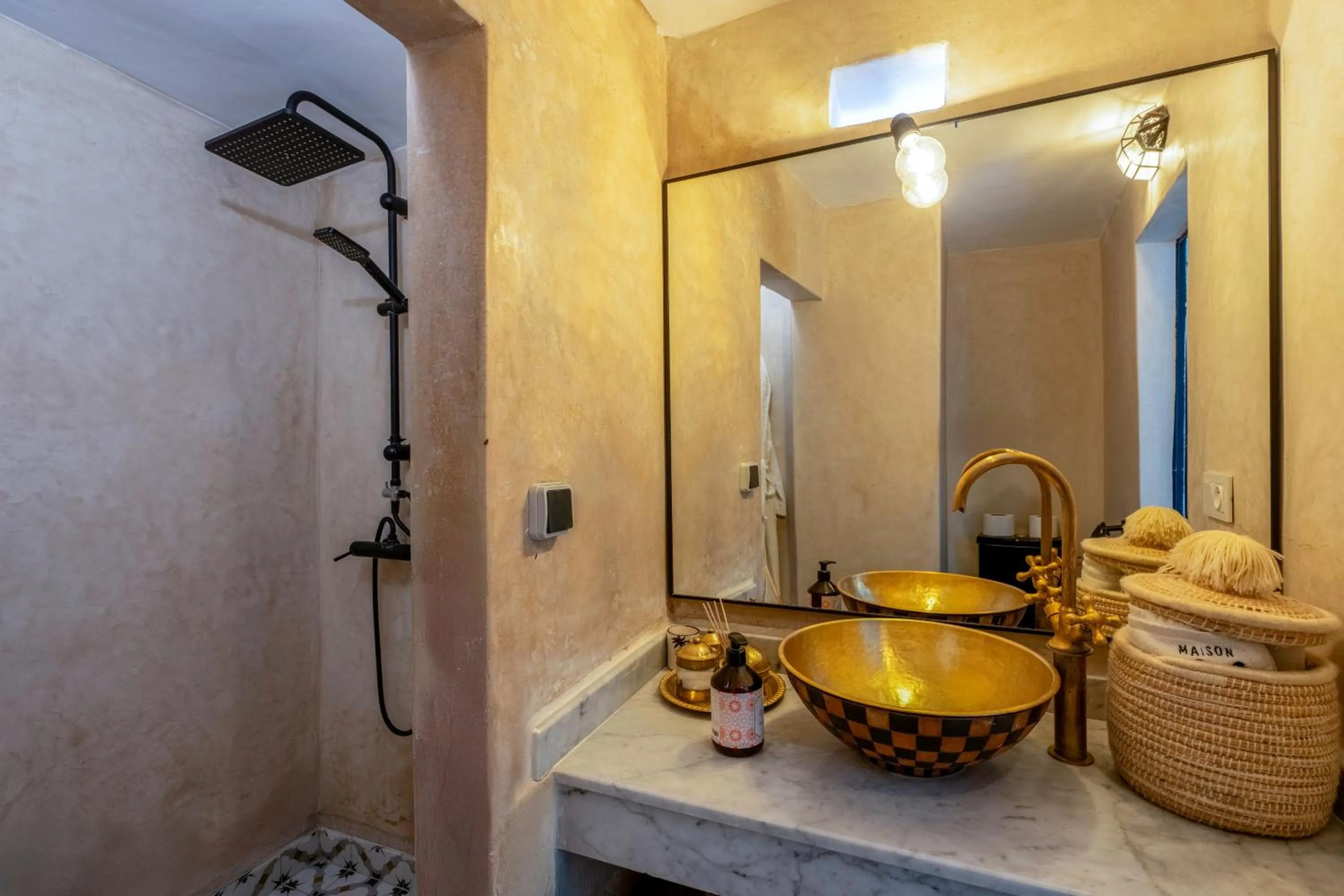 Shower in Maison H Kasbah