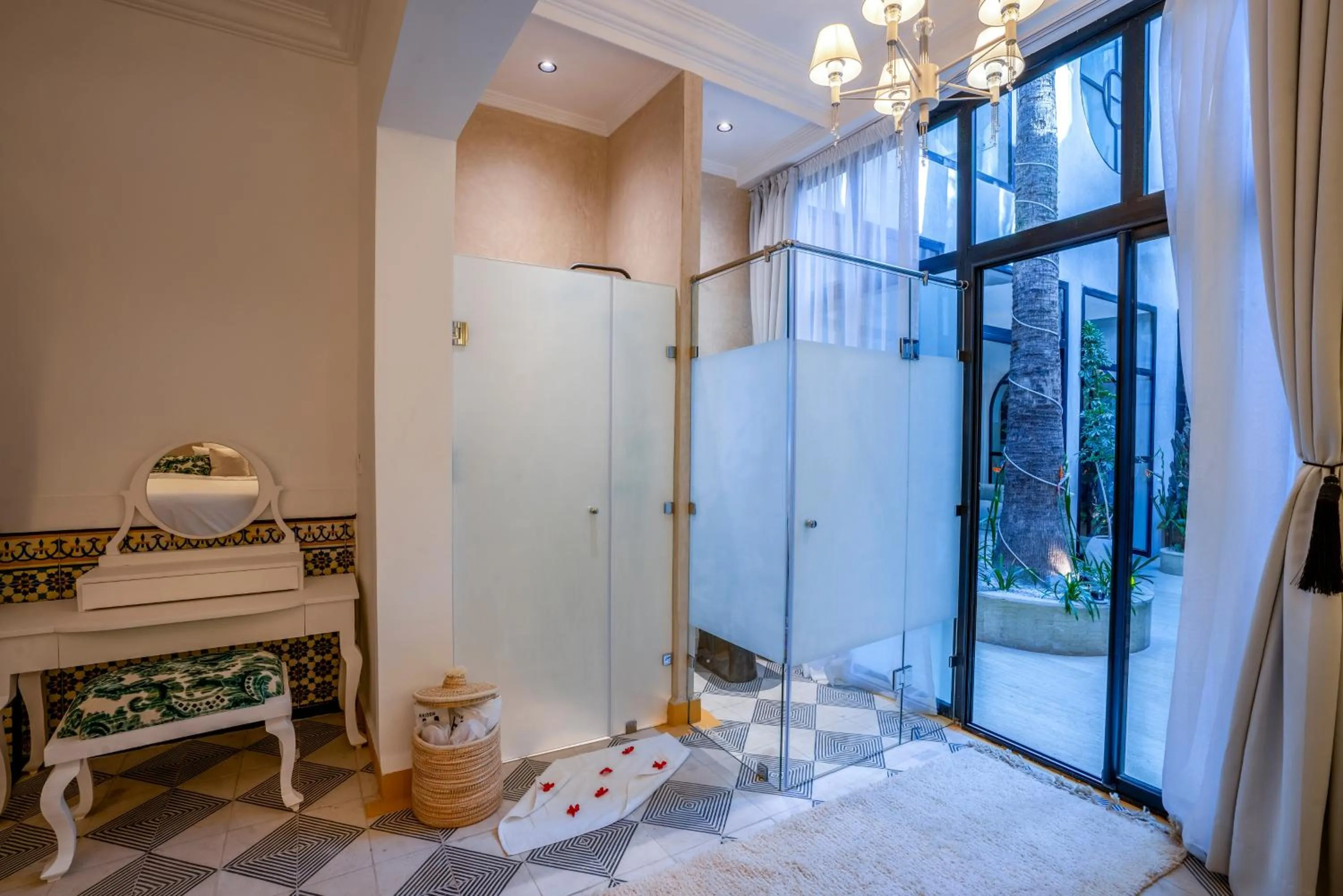 Shower in Maison H Kasbah