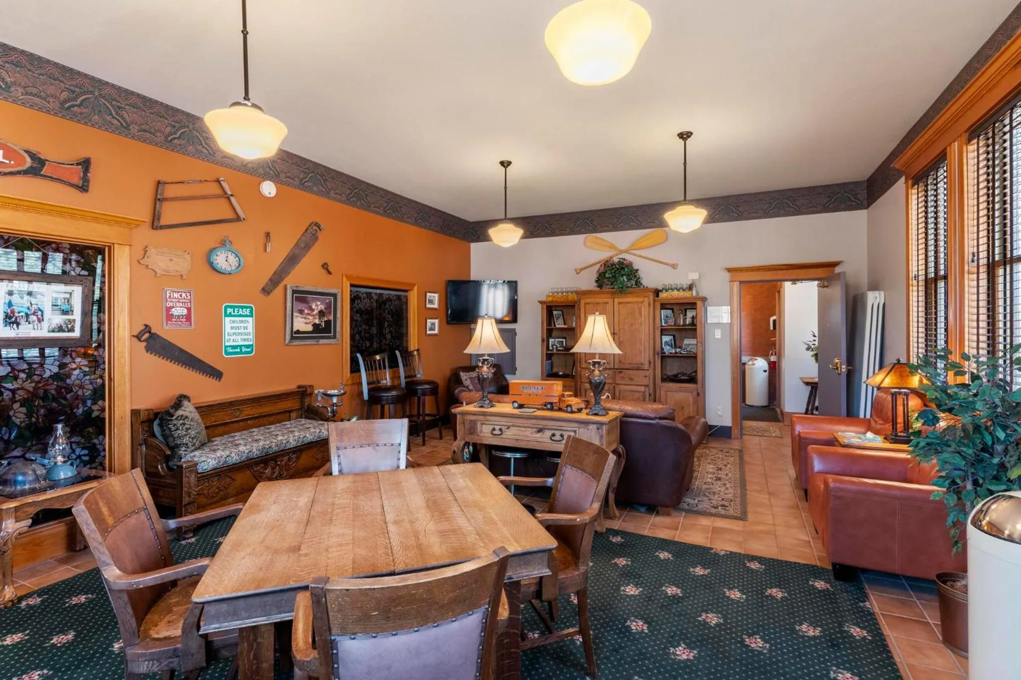 Communal lounge/ TV room in Cripple Creek Hospitality House