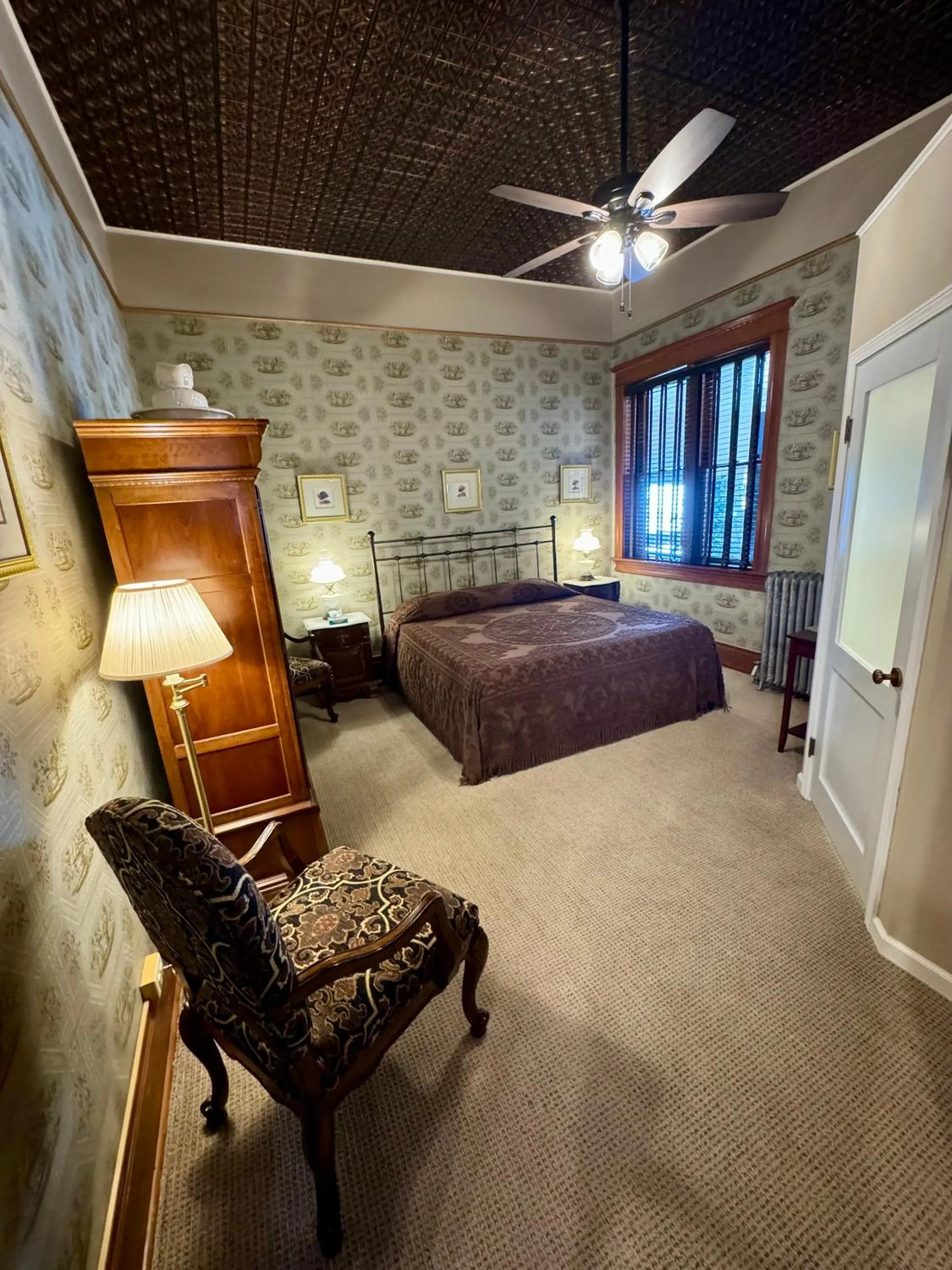 Bed in Cripple Creek Hospitality House