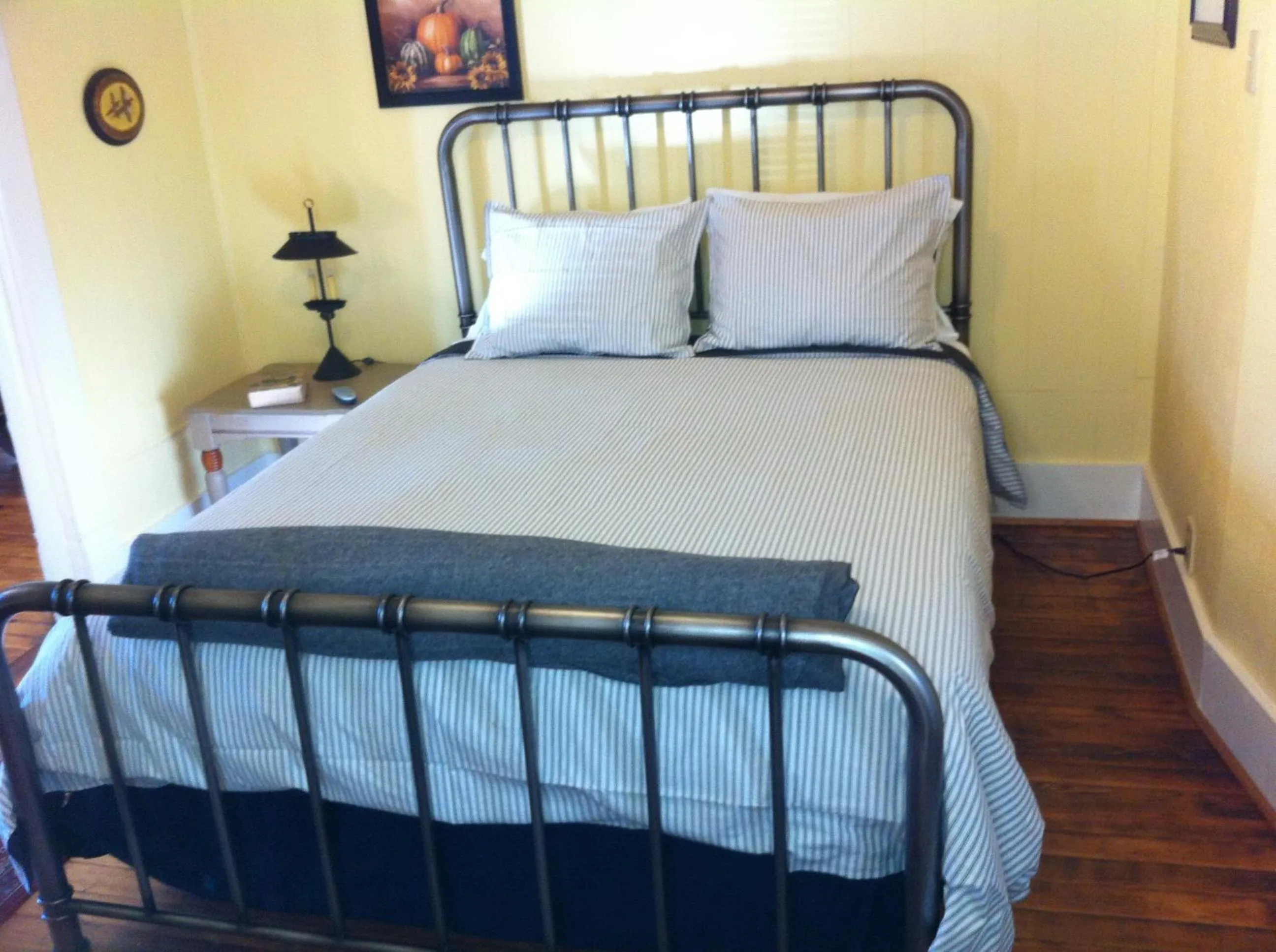 Bed in Brooks House Suites