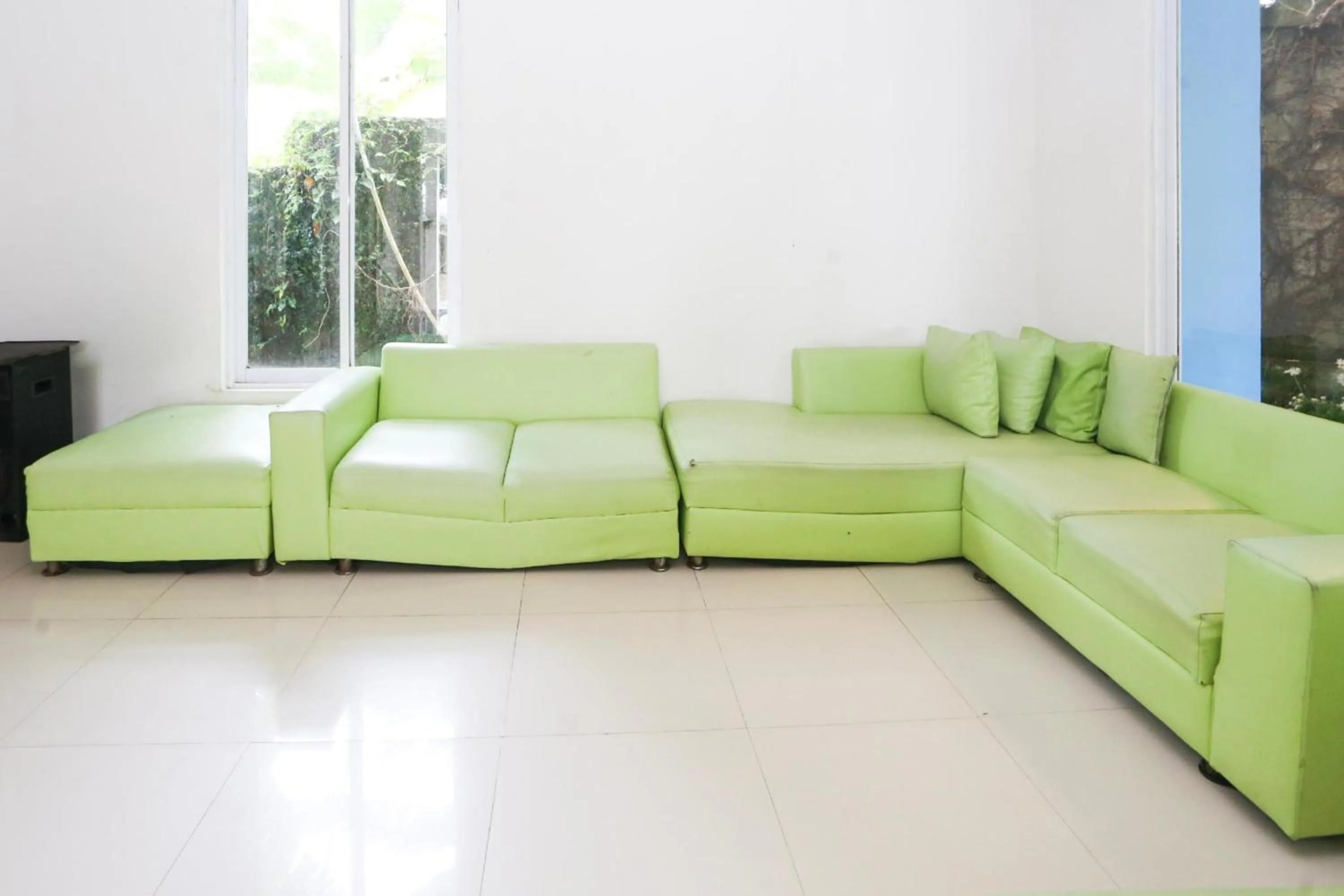 Seating area in Collection O Bogor Puncak Near Gunung Mas Formerly Villa Bunga Bunga