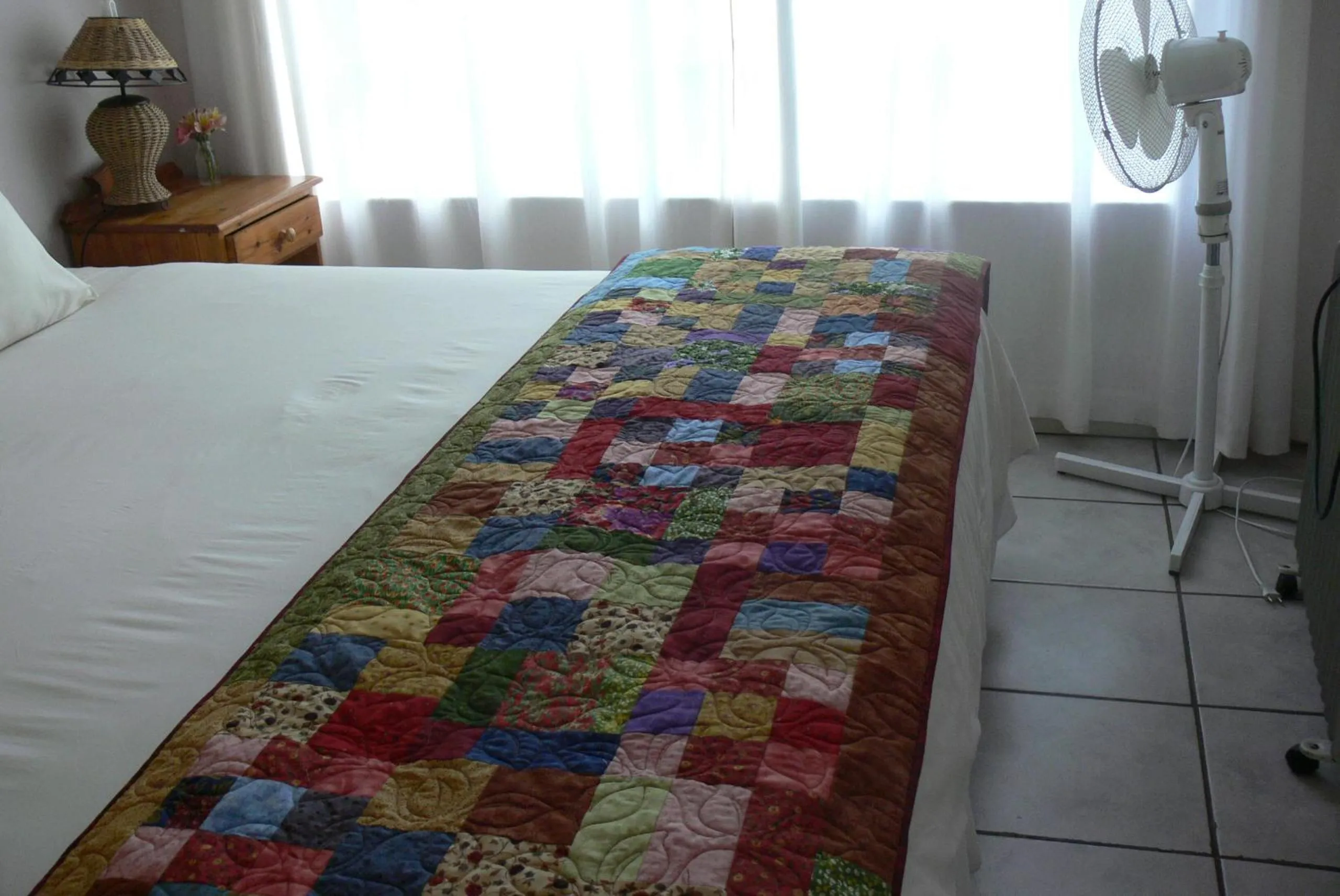 Bed in Aspen Guest House