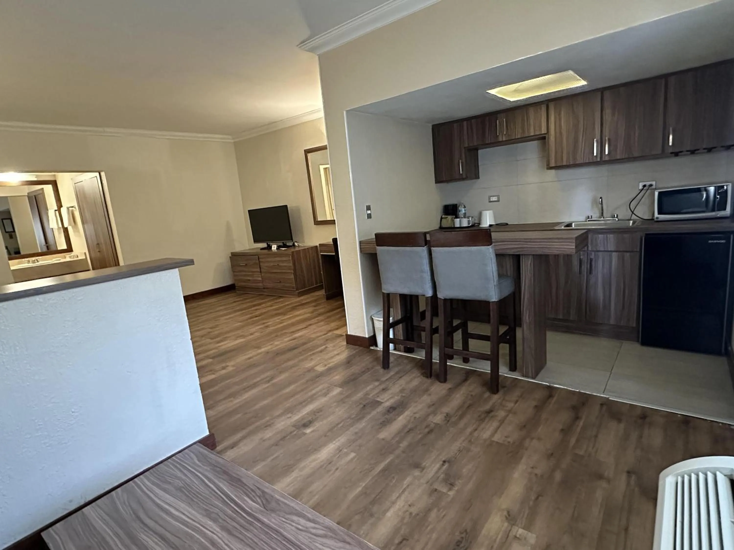 Photo of the whole room in Best Western Cumbres Inn Cd. Cuauhtemoc