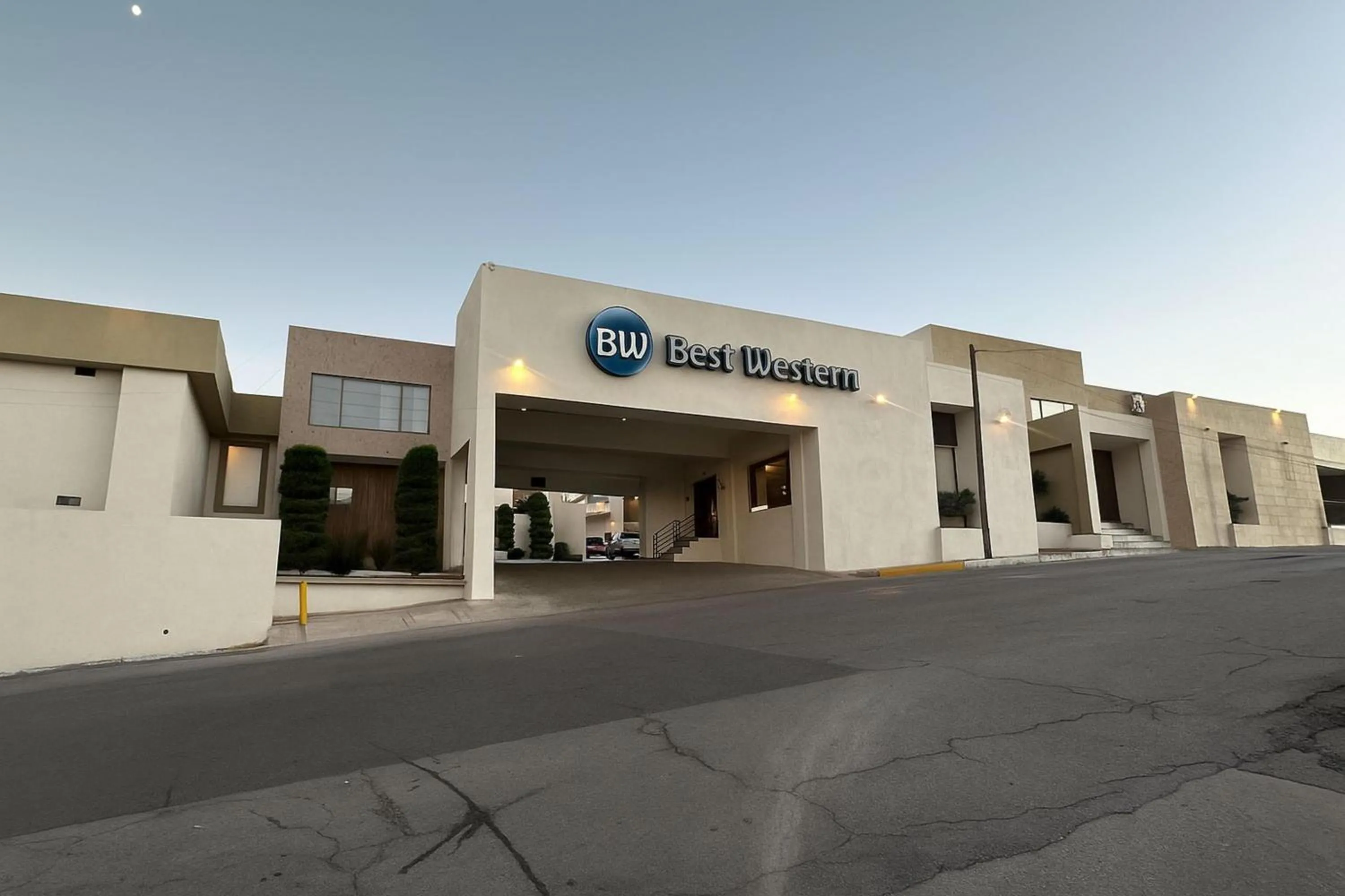 Property building in Best Western Cumbres Inn Cd. Cuauhtemoc