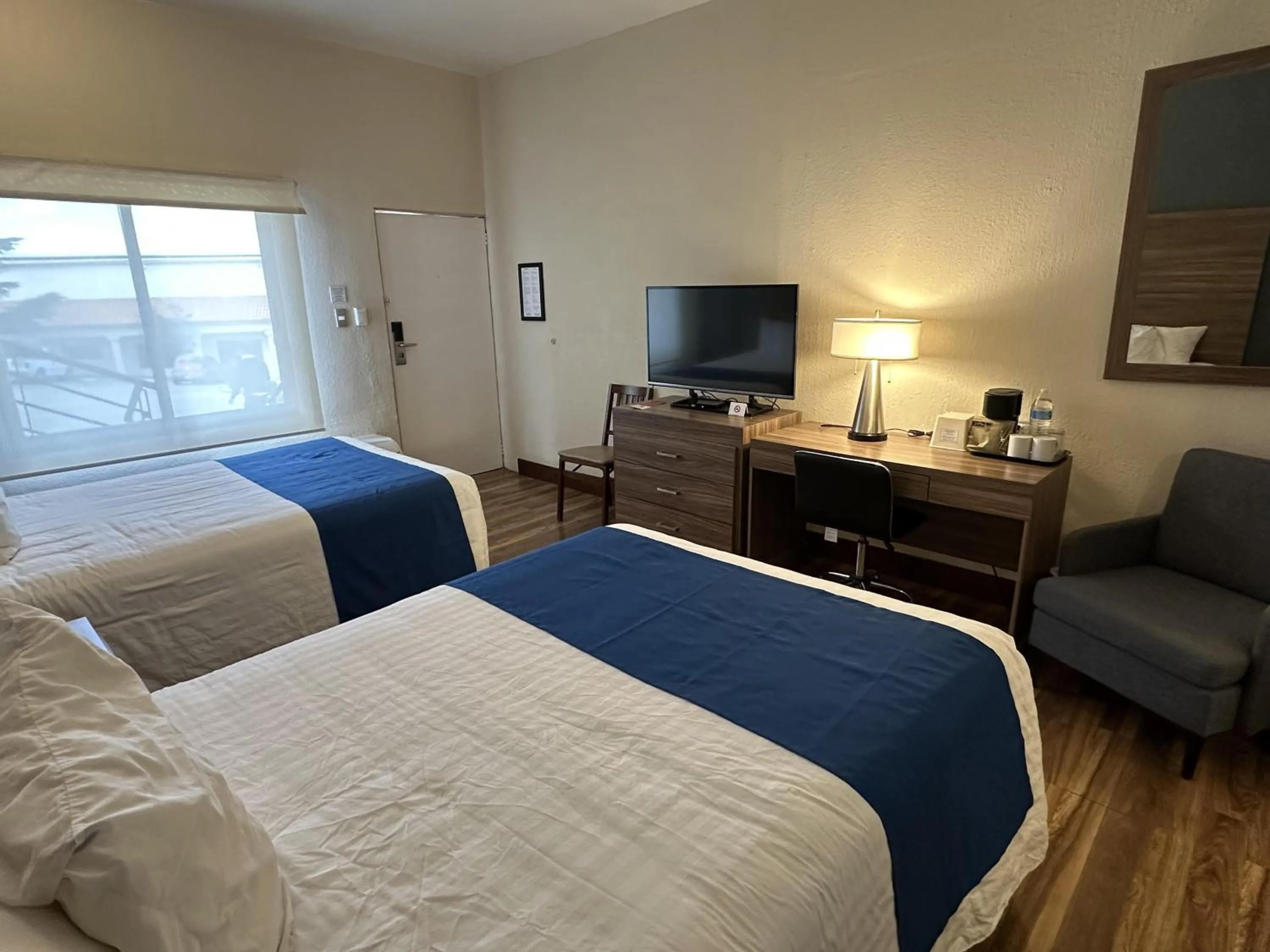 Bedroom, Bed in Best Western Cumbres Inn Cd. Cuauhtemoc