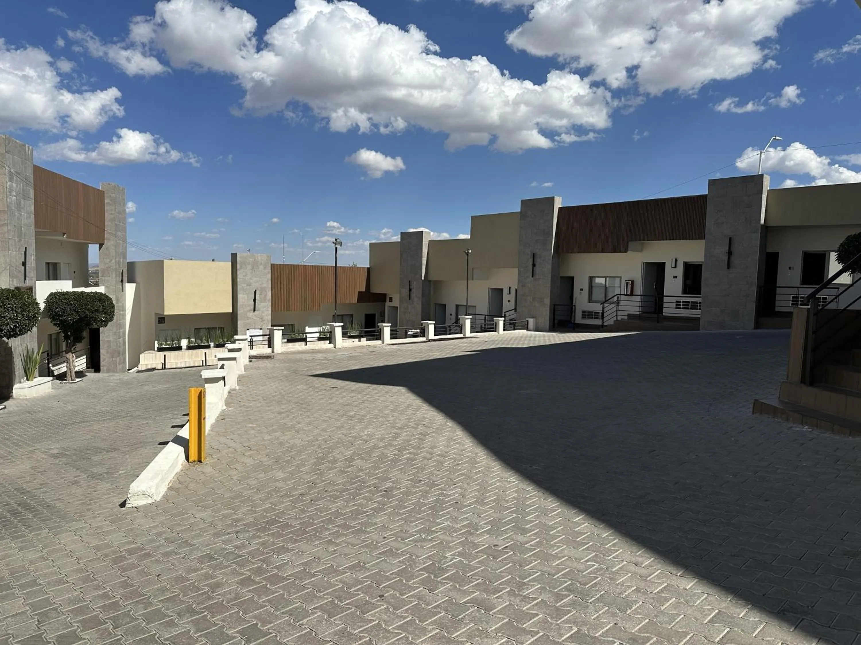 Property building in Best Western Cumbres Inn Cd. Cuauhtemoc