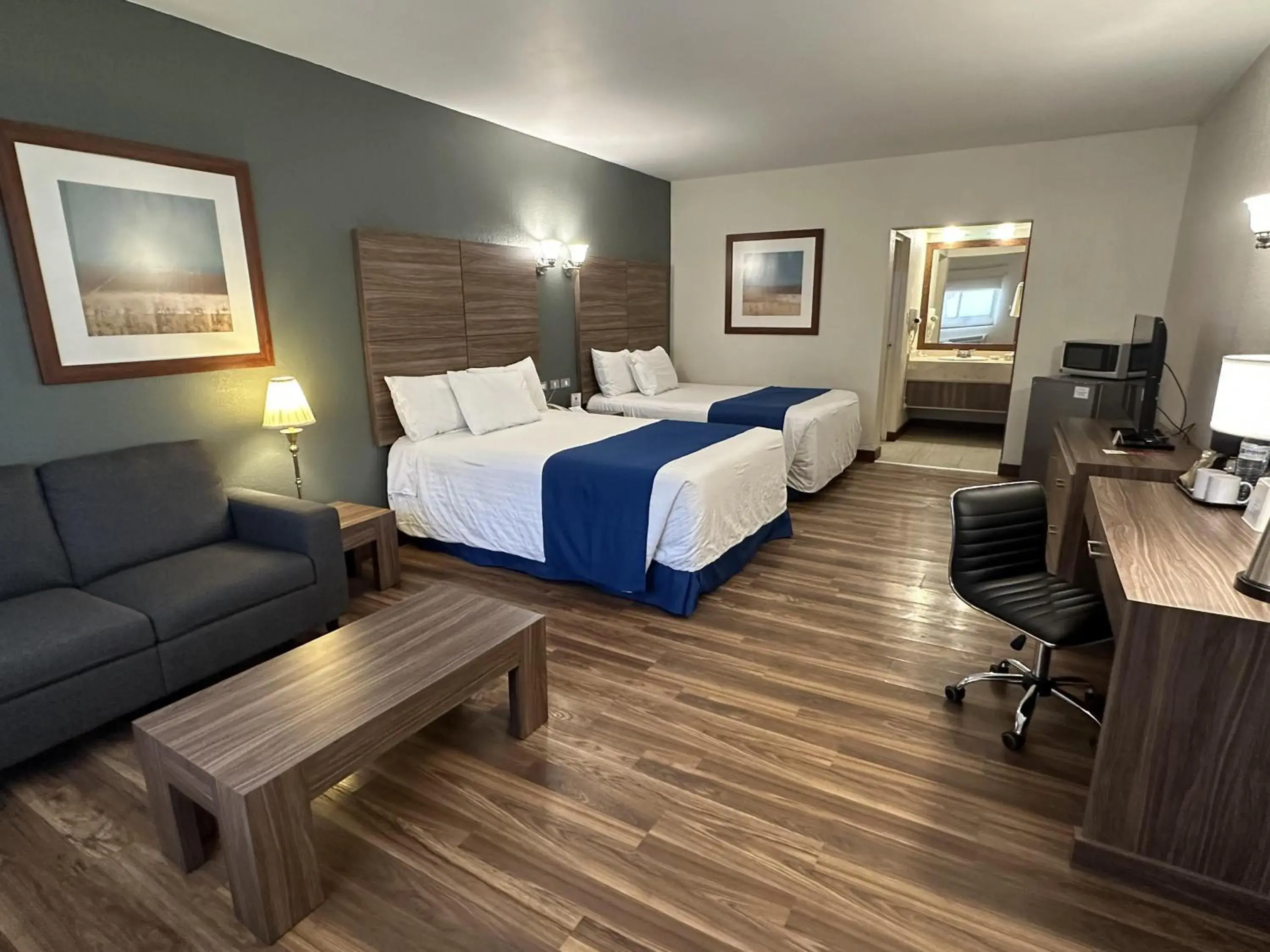Suite with Two Double Beds - Non-Smoking in Best Western Cumbres Inn Cd. Cuauhtemoc Suite with Two Double Beds - Non-Smoking in Best Western Cumbres Inn Cd. Cuauhtemoc