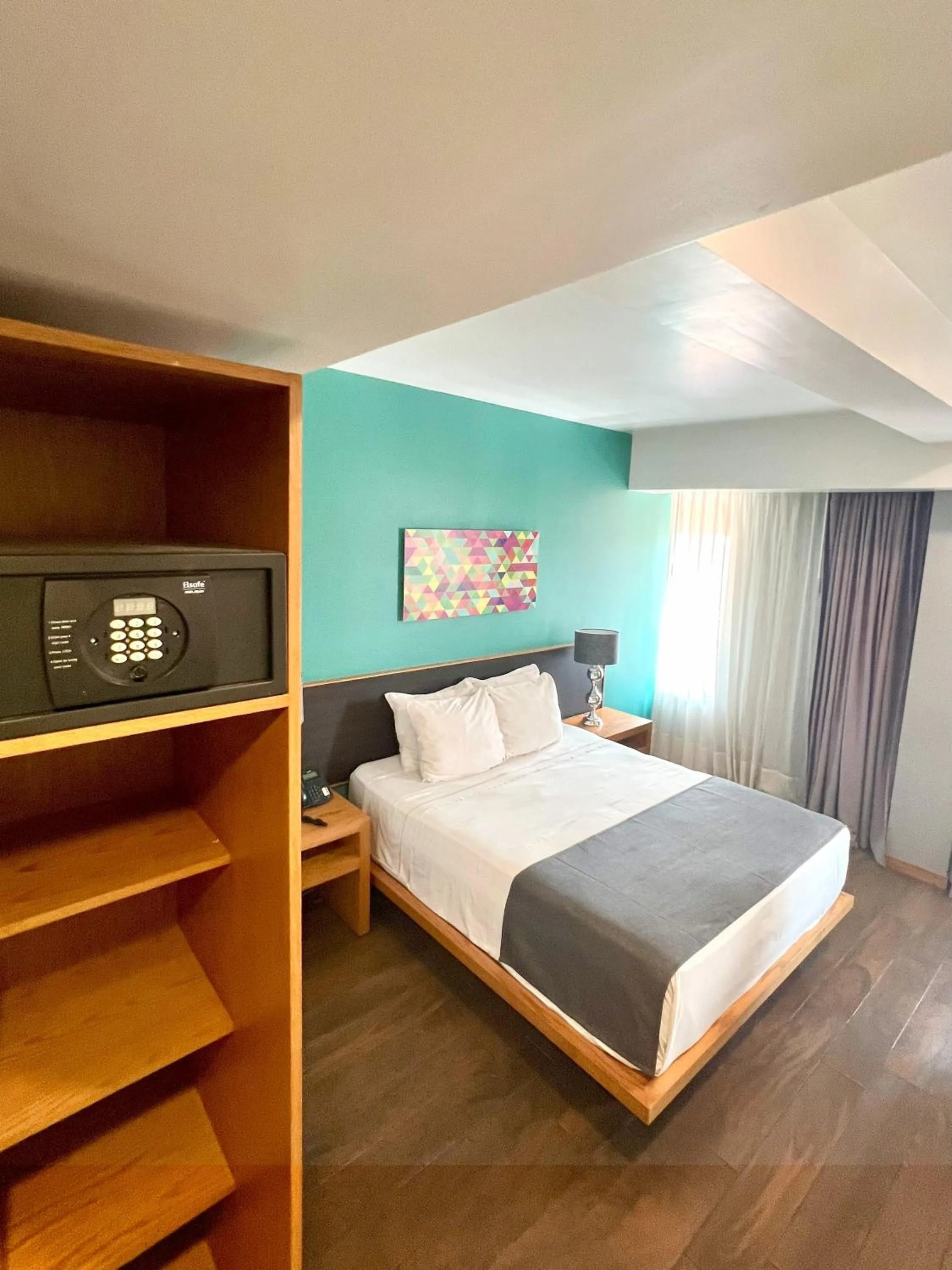 Photo of the whole room, Bed in Concept Hotel - Centro Zamora