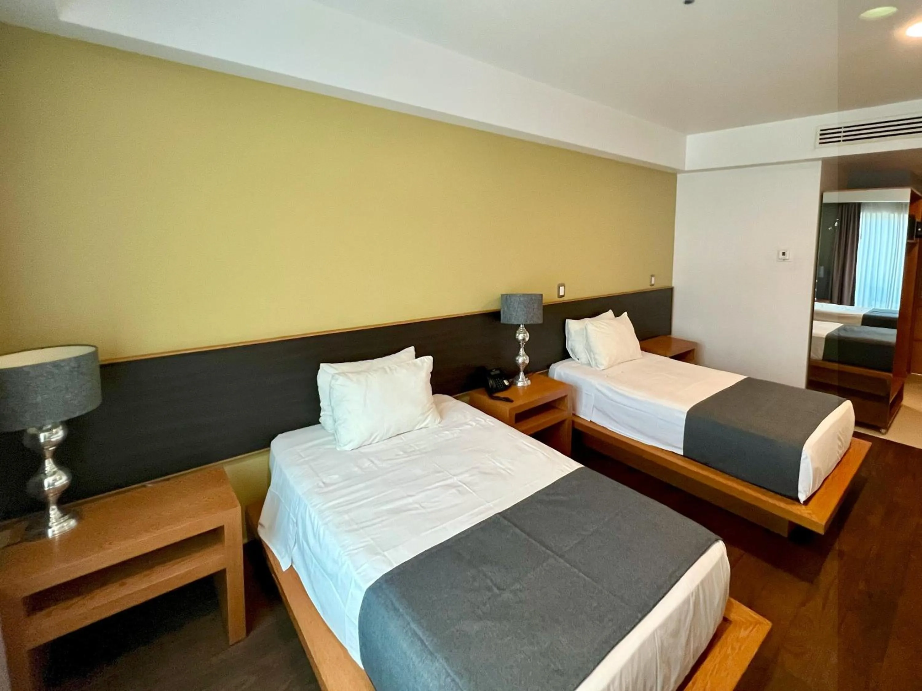 Photo of the whole room, Bed in Concept Hotel - Centro Zamora