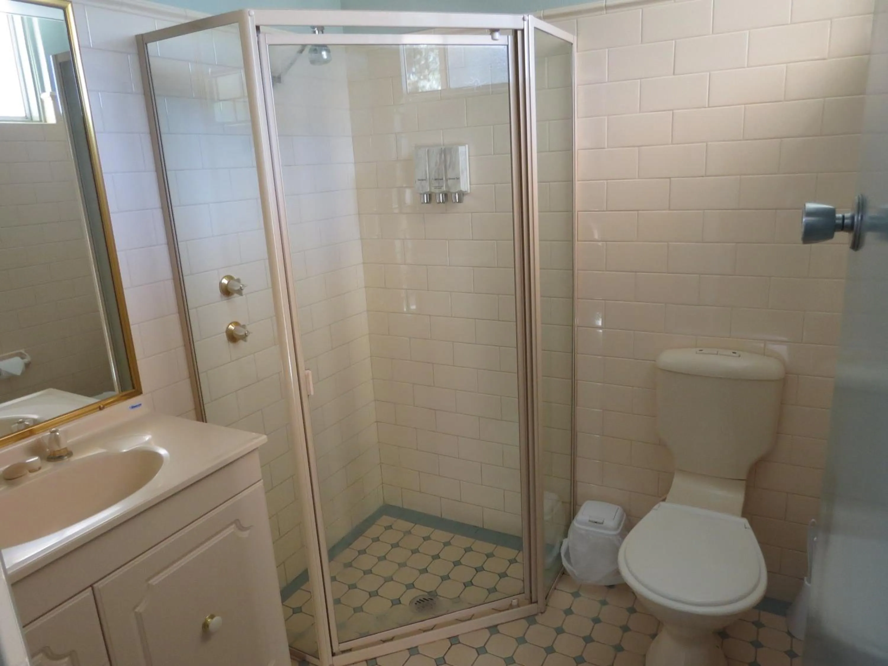 Bathroom in Golfview Lodge