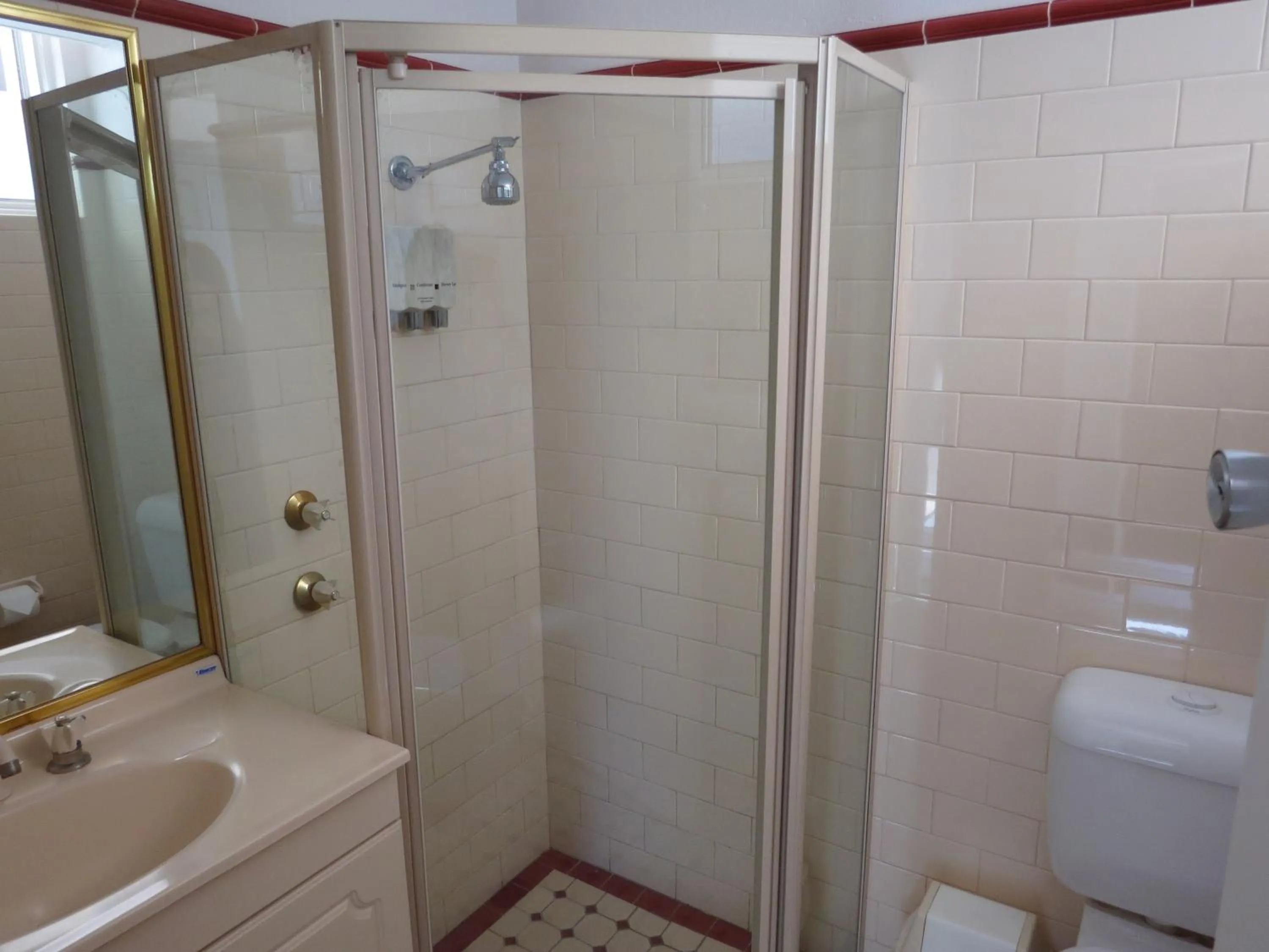 Bathroom in Golfview Lodge