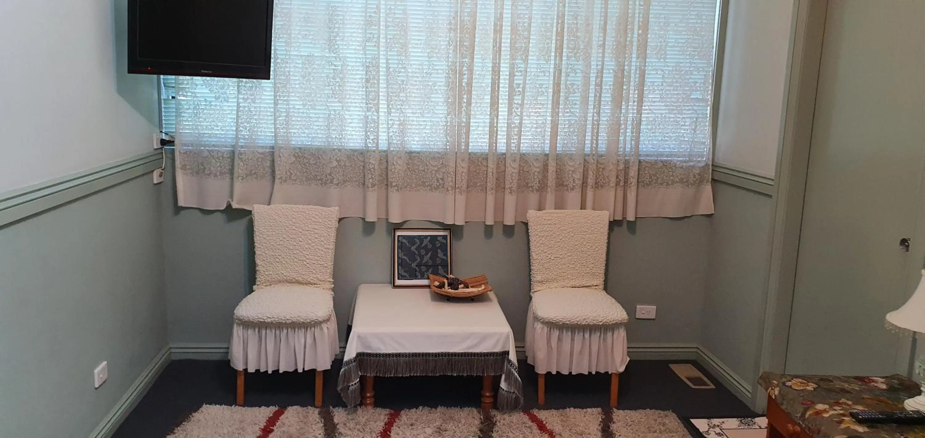 Seating area in Golfview Lodge