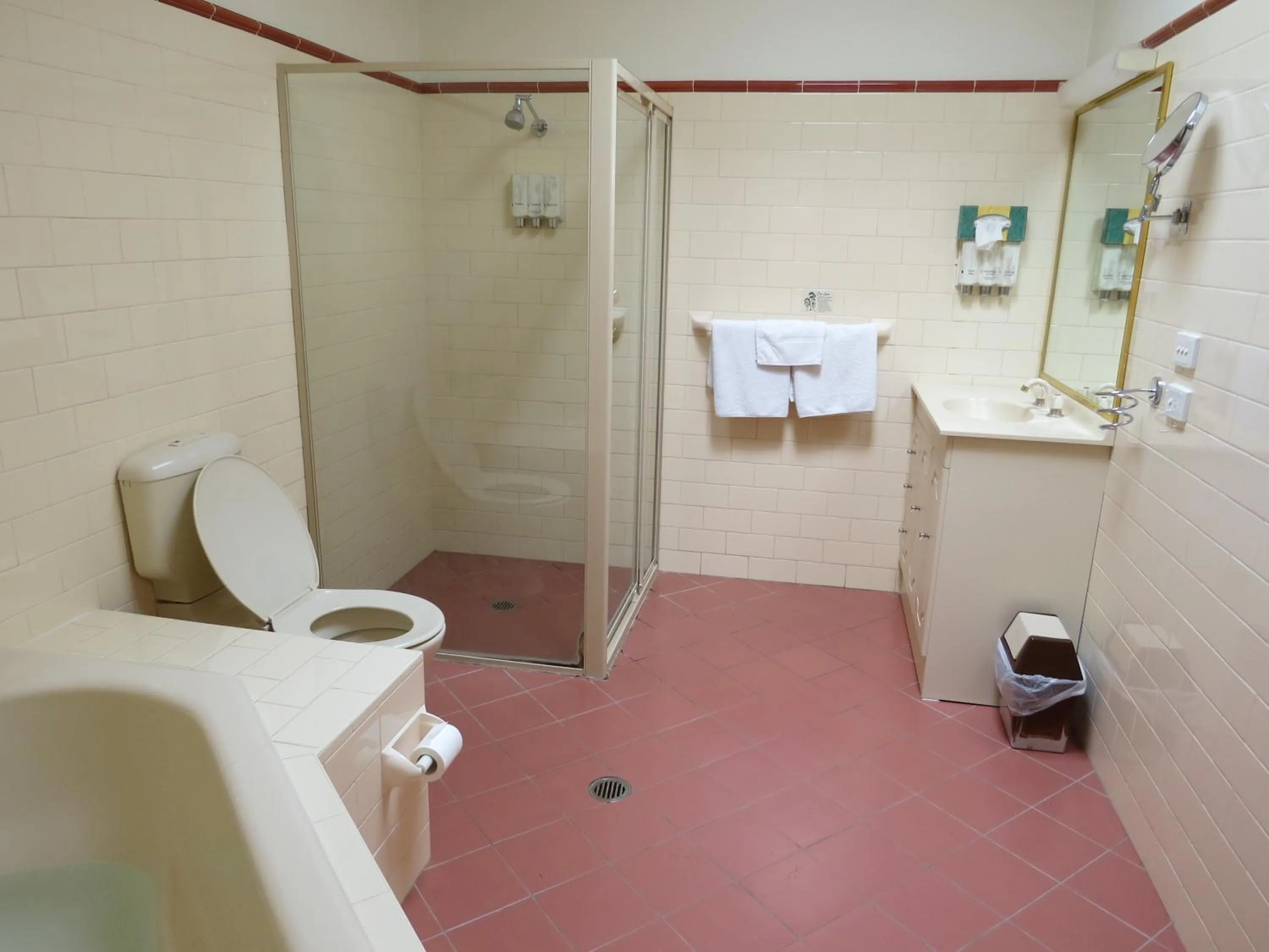 Bathroom in Golfview Lodge