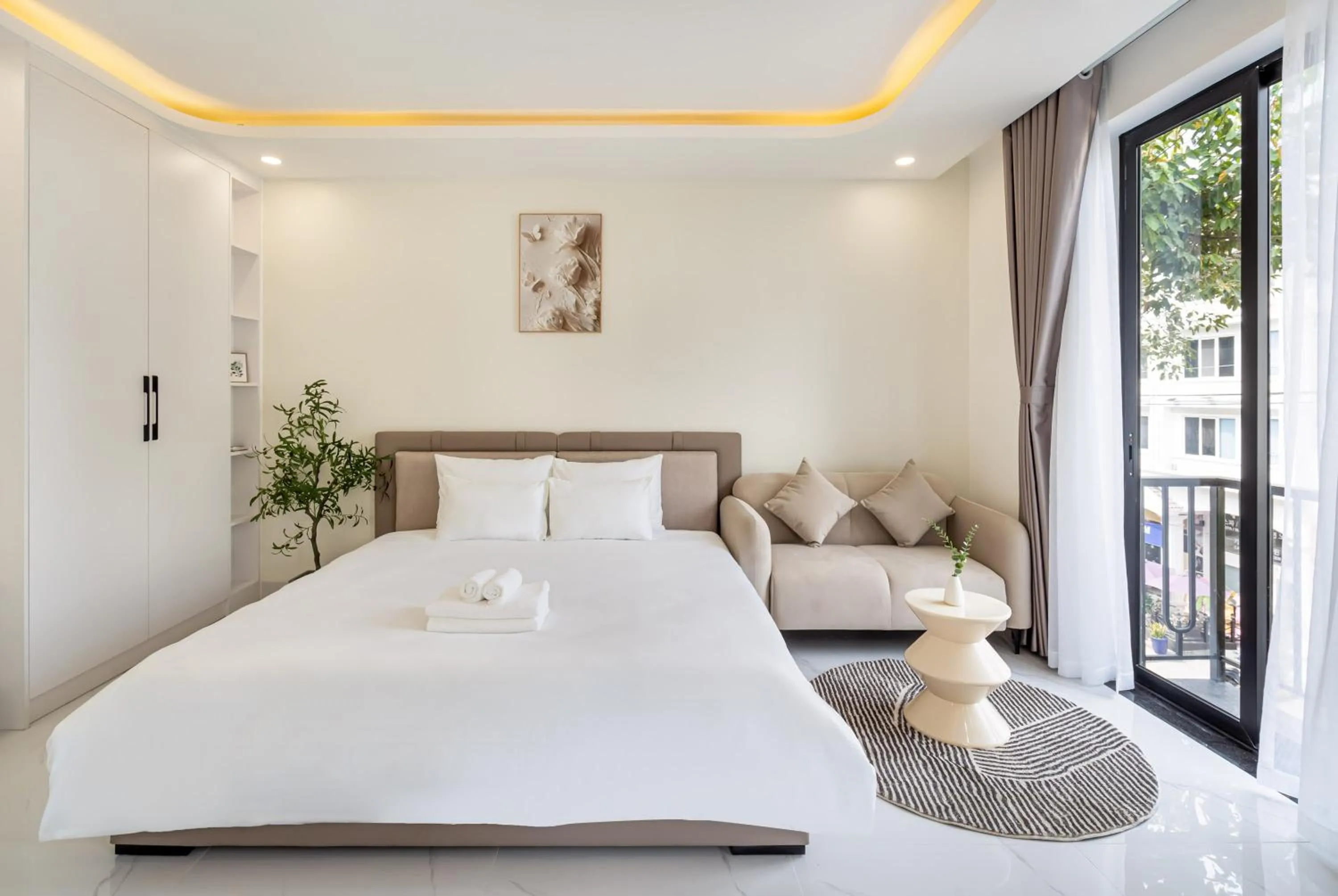 Bed in The Royal Sky - Phu My Hung