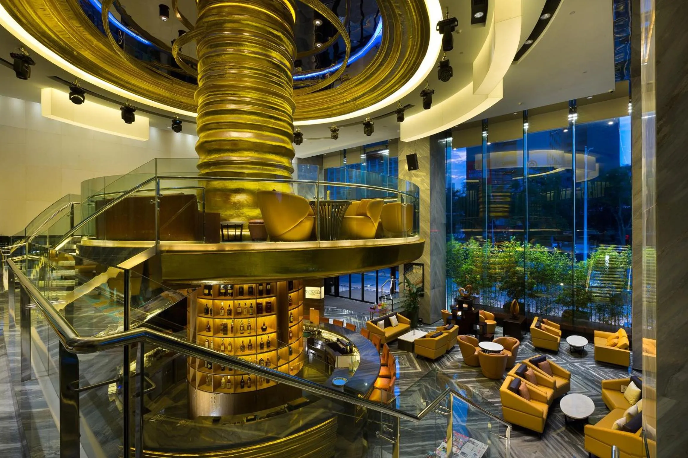 Lounge or bar in Shenzhen Futian Wyndham Grand