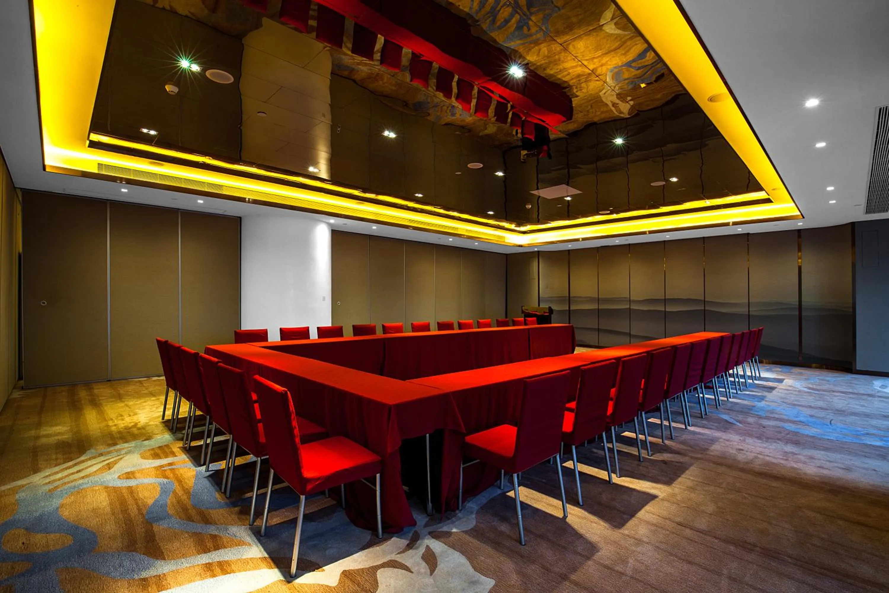 Meeting/conference room in Shenzhen Futian Wyndham Grand