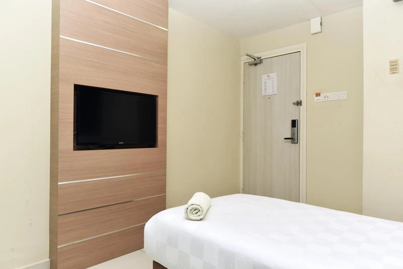 Bed in Hotel Mornington Bukit Permata Lumut
