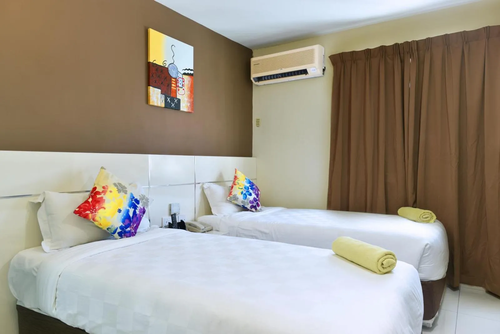 Bed in Hotel Mornington Bukit Permata Lumut