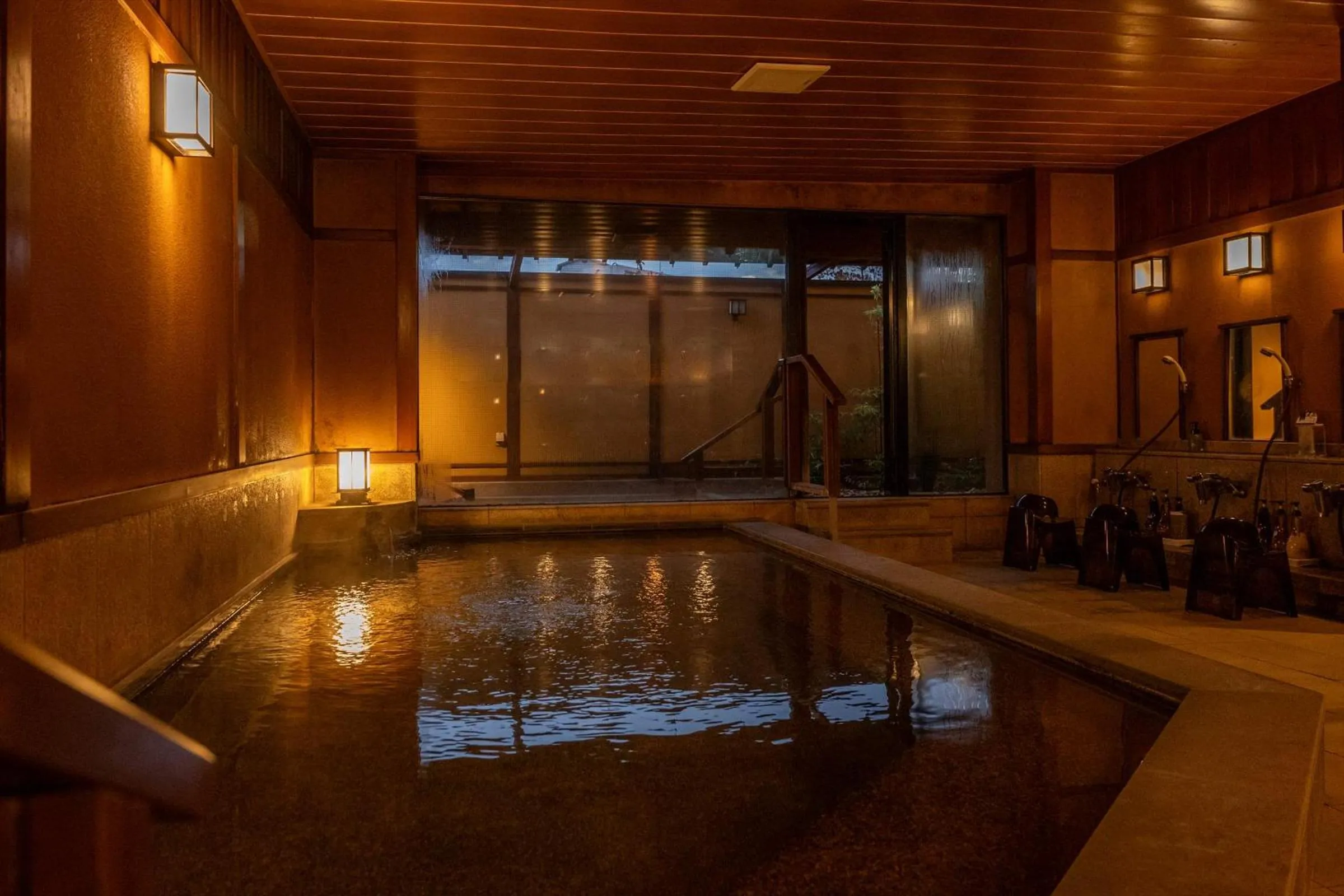 Public Bath in Dantokan Kikunoya