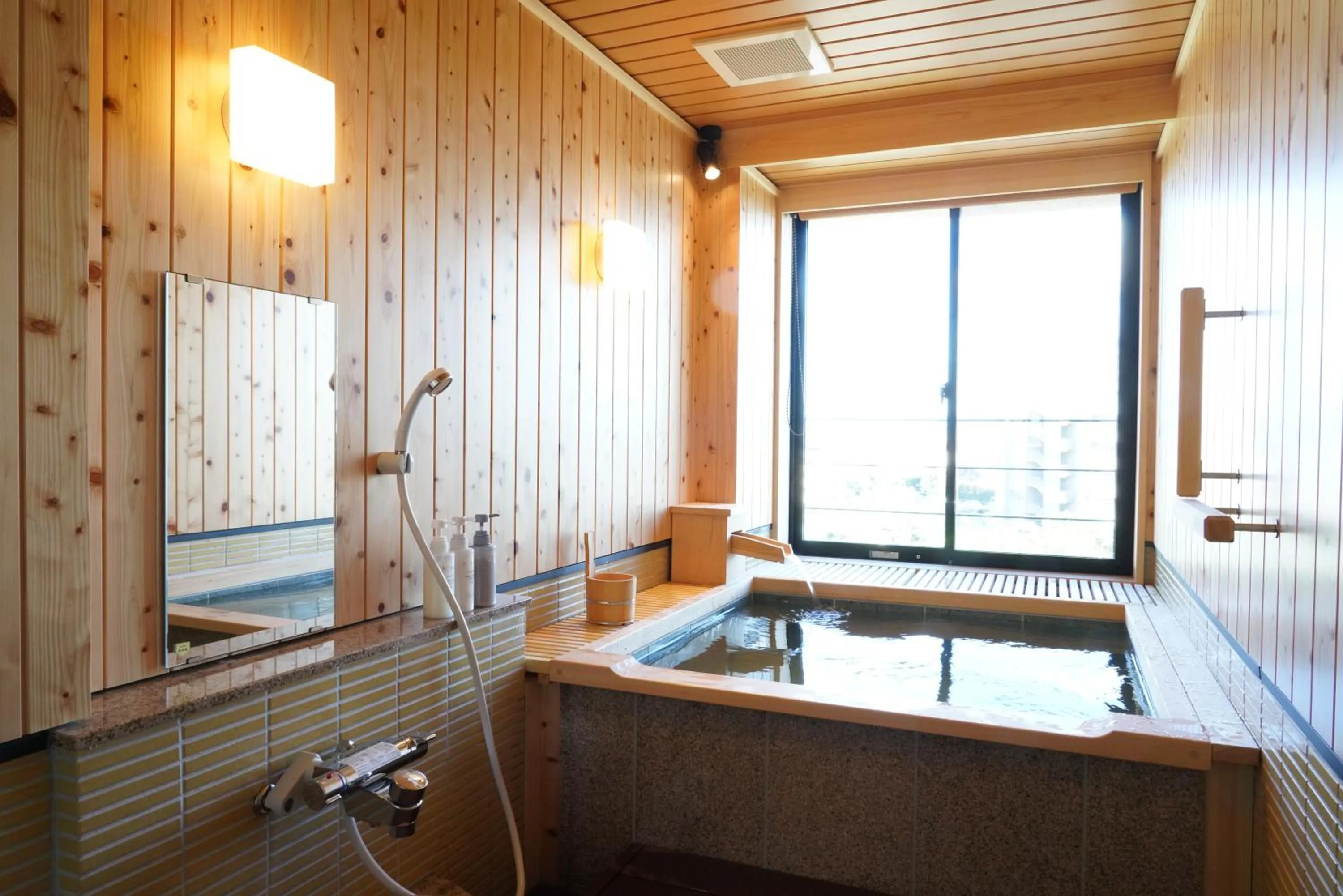 Shower in Dantokan Kikunoya