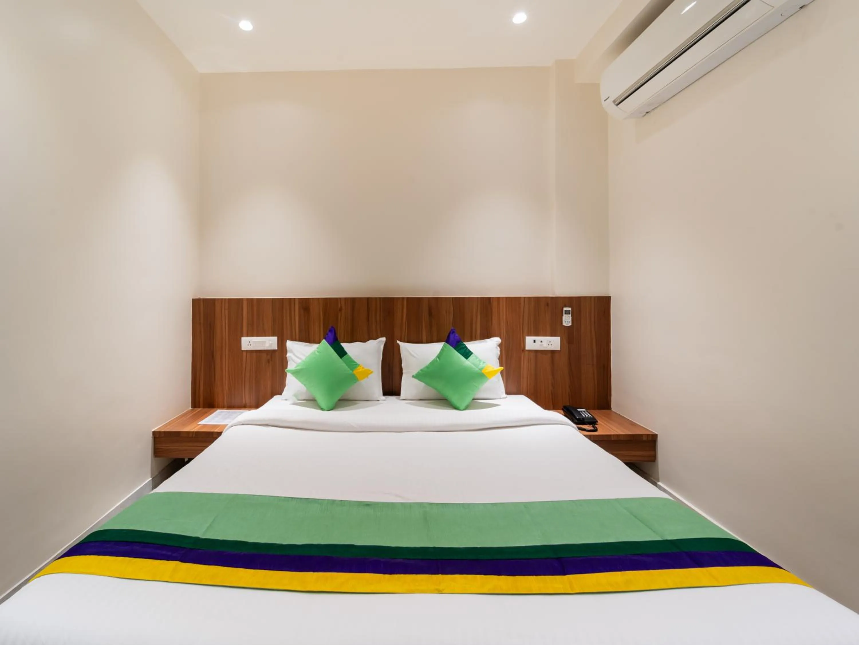 Bed in Treebo Kaveri