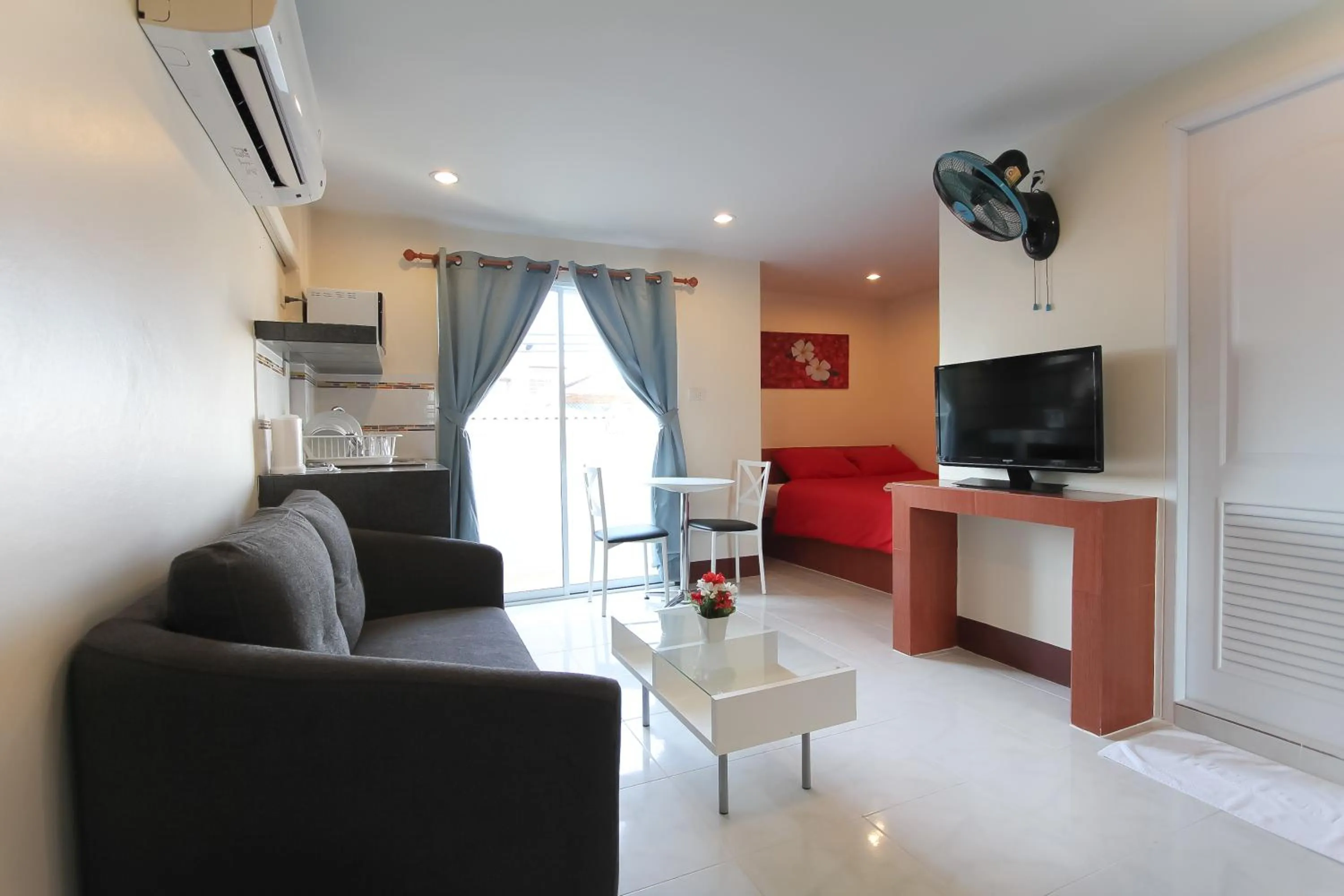 TV and multimedia in Walking Street Guest House