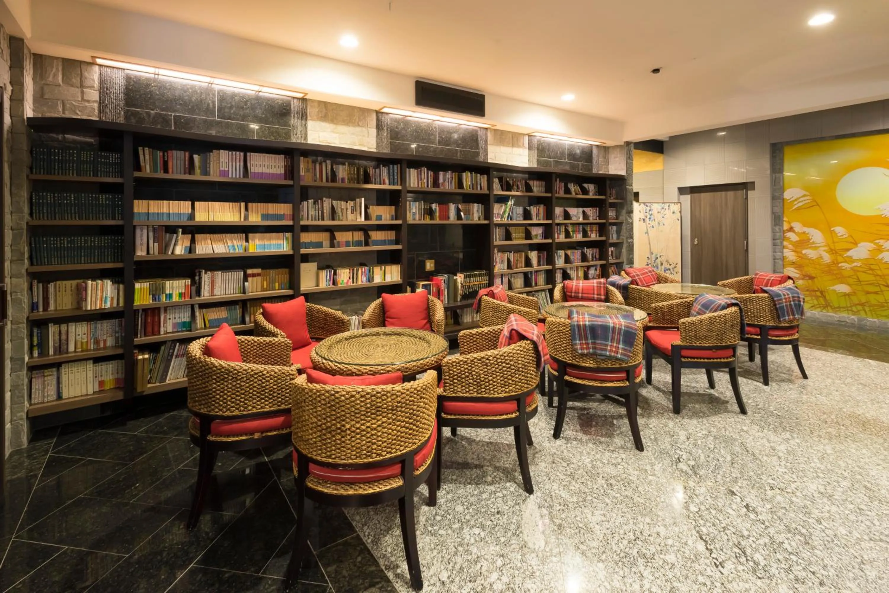 Communal lounge/ TV room in Awara Grand Hotel