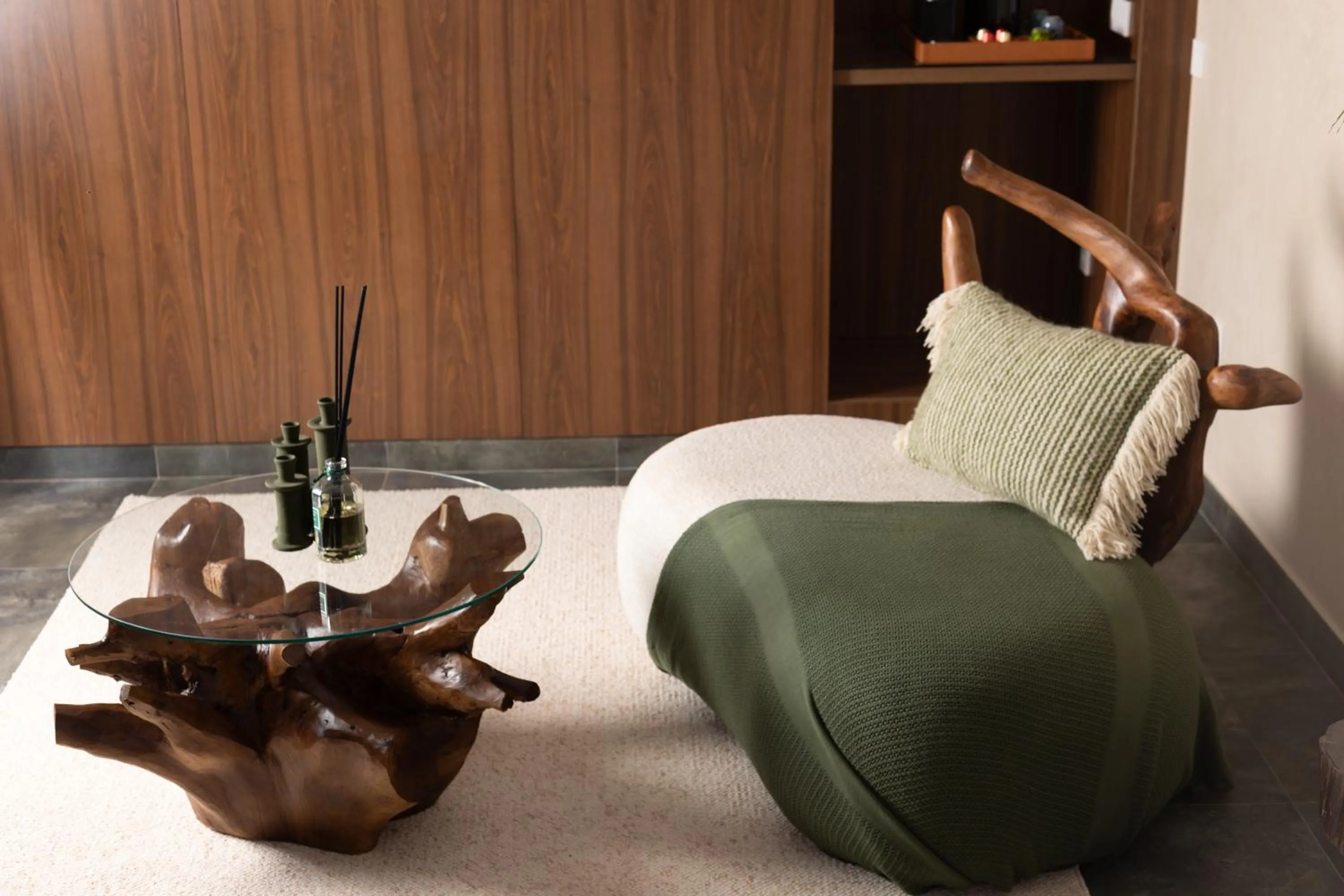 Living room, Bed in Yin Hotel & Spa