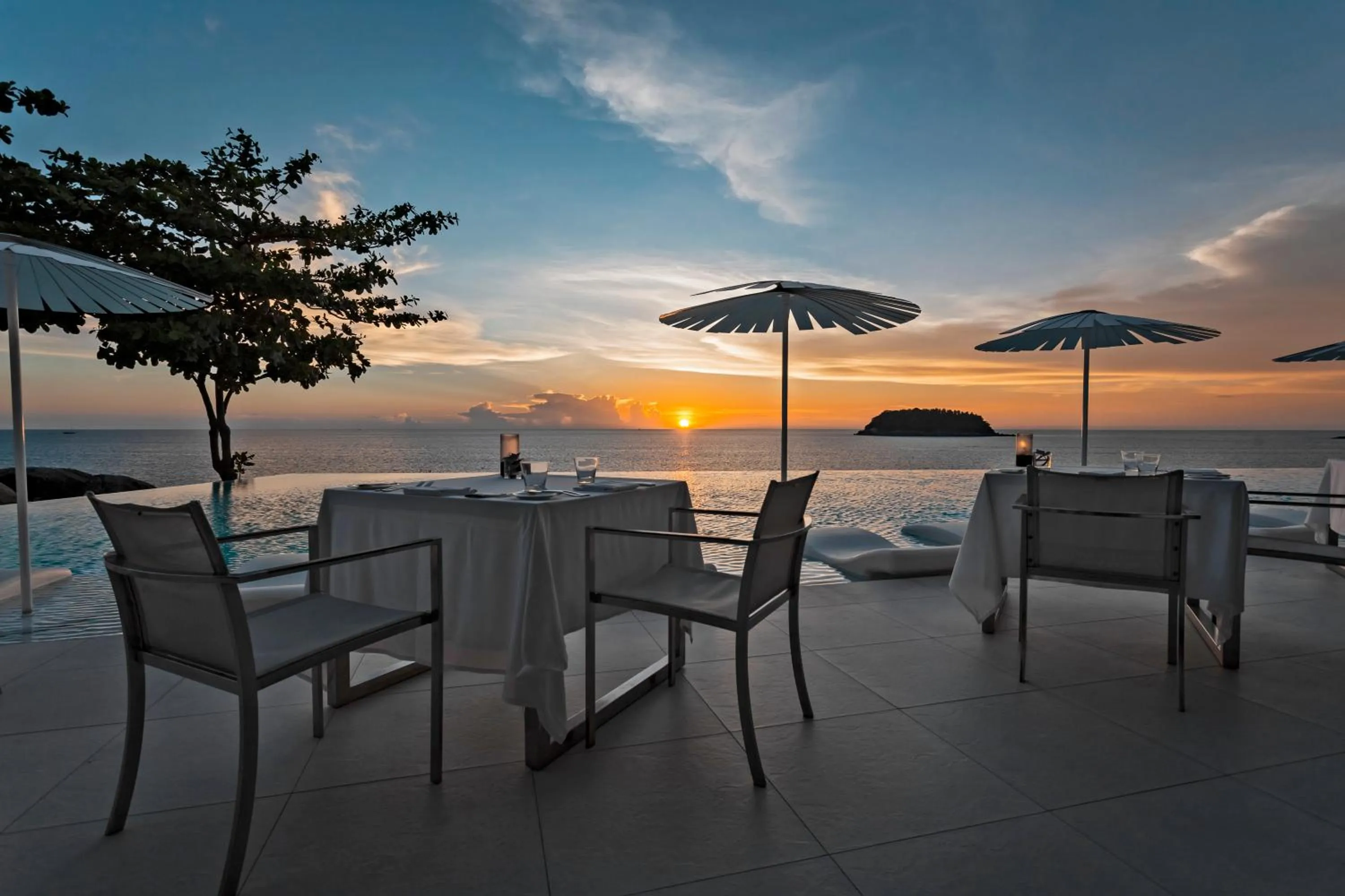 Restaurant/places to eat in Kata Rocks