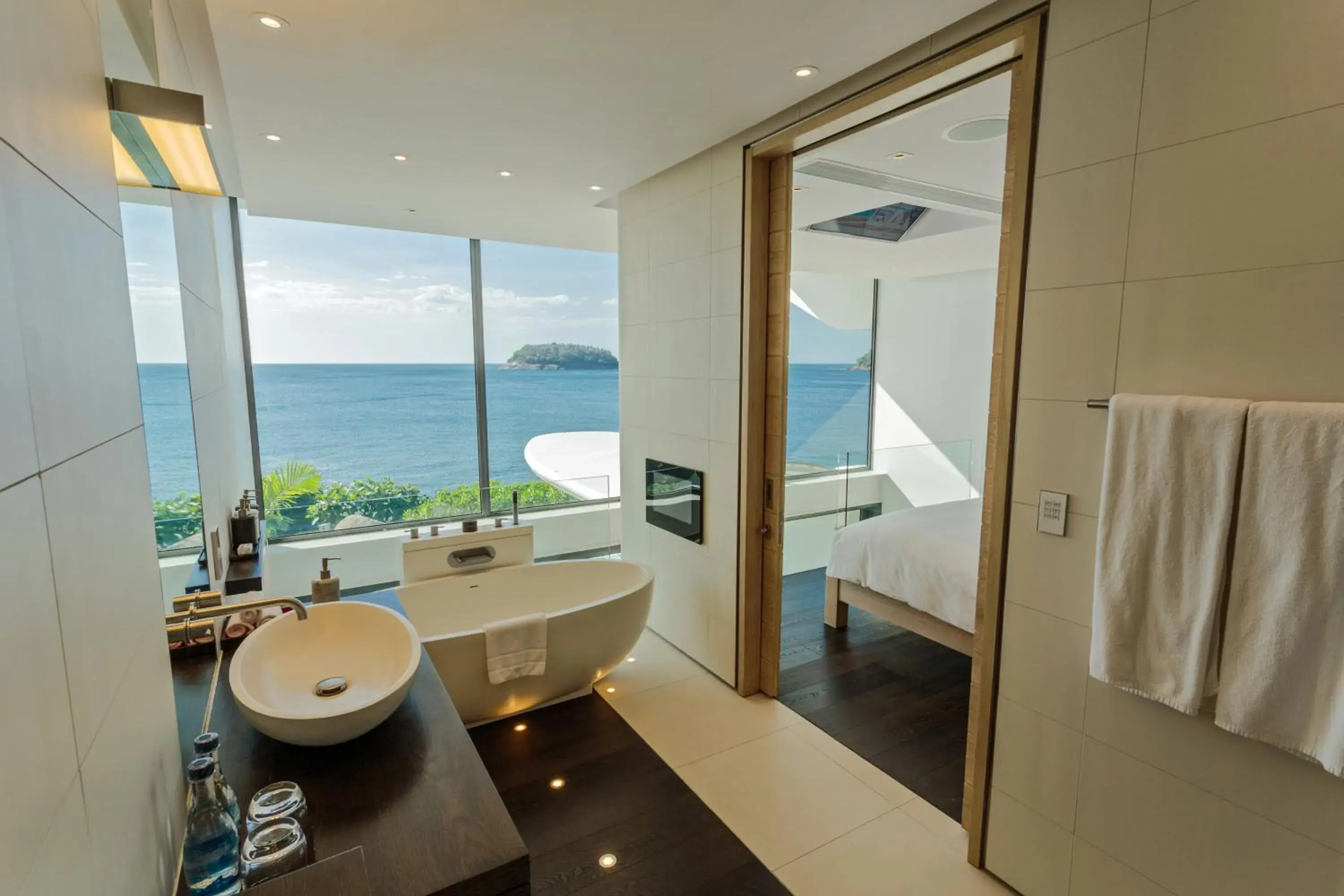 One Bedroom Ocean Pool Loft in Kata Rocks One Bedroom Ocean Pool Loft in Kata Rocks