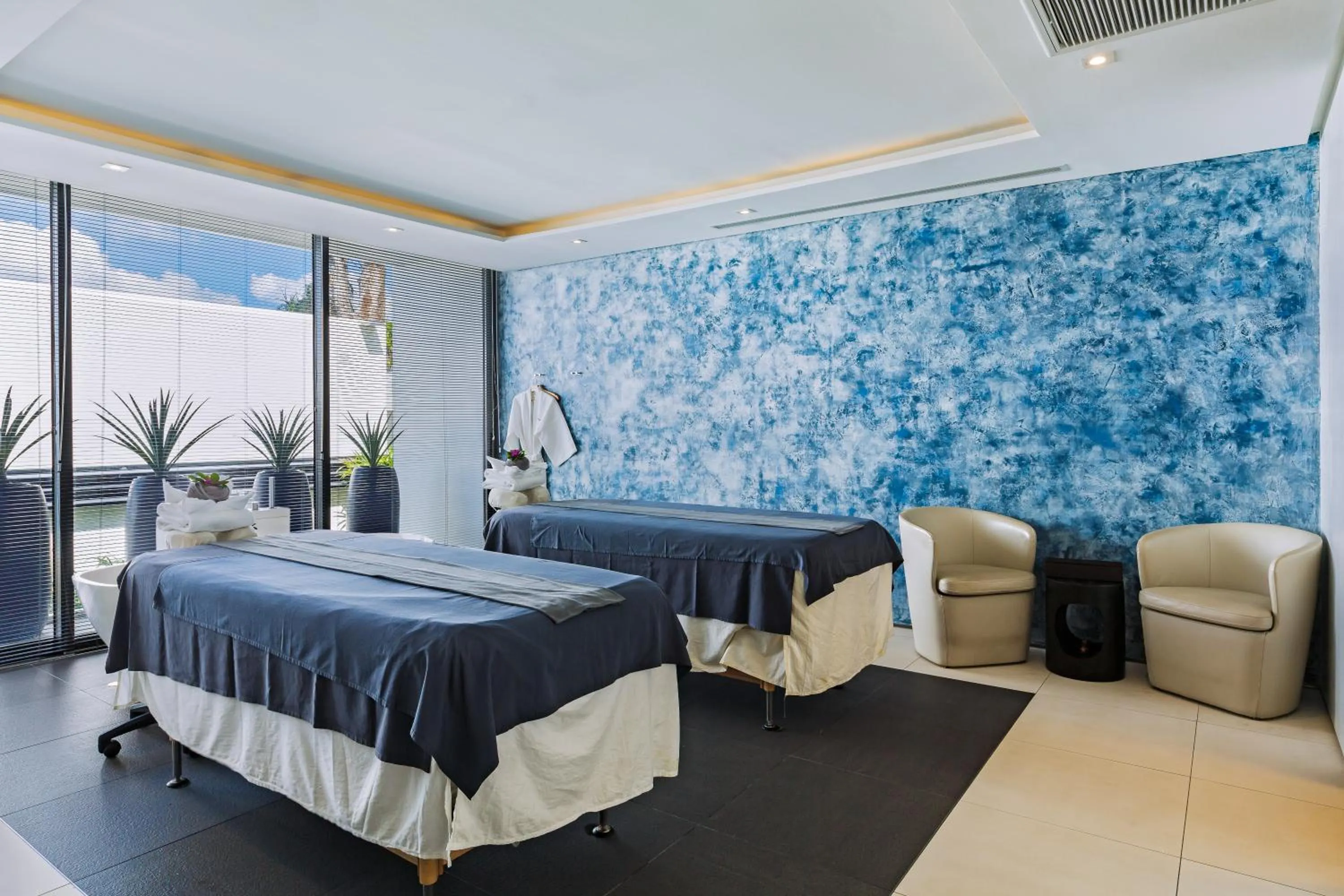Spa and wellness centre/facilities, Bed in Kata Rocks
