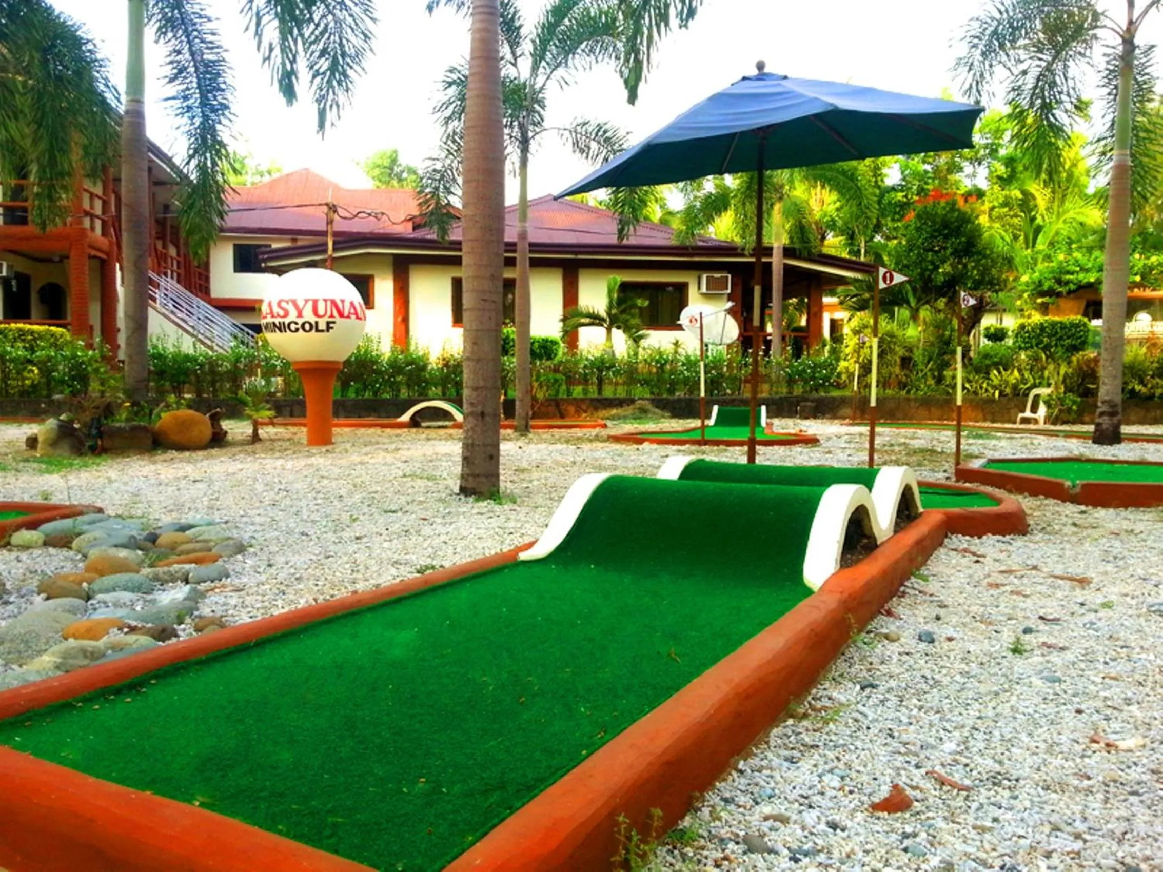 Minigolf in Bakasyunan Resort and Conference Center - Zambales
