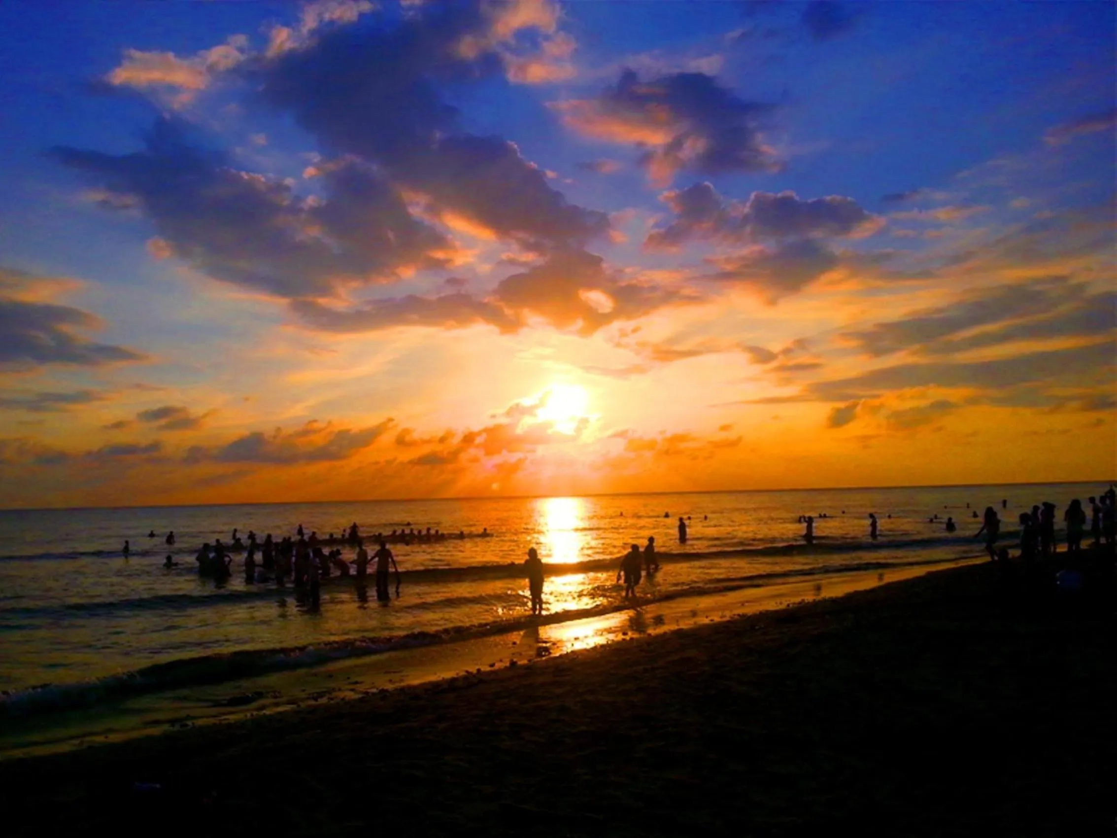 Beach in Bakasyunan Resort and Conference Center - Zambales
