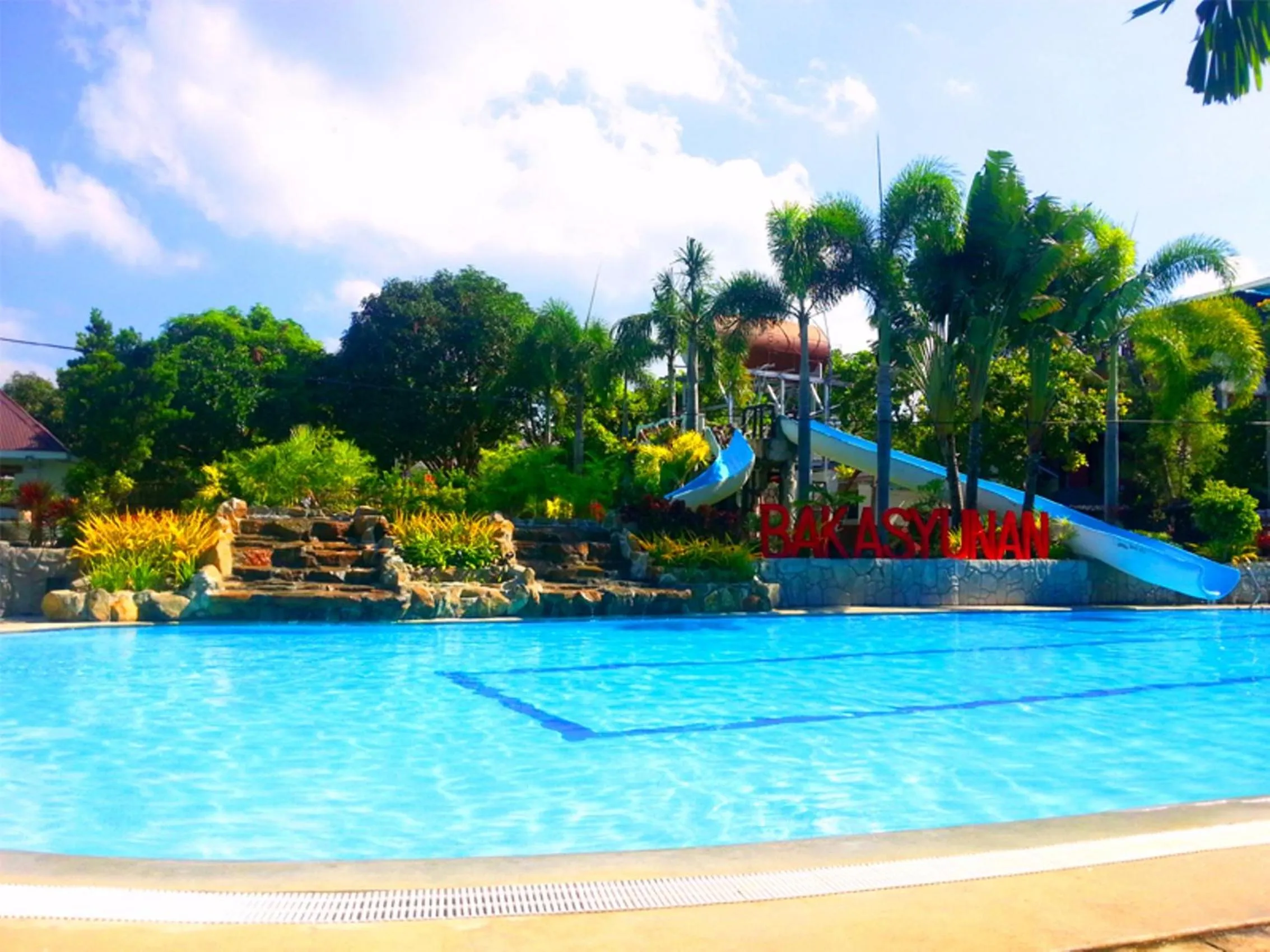 Swimming pool in Bakasyunan Resort and Conference Center - Zambales