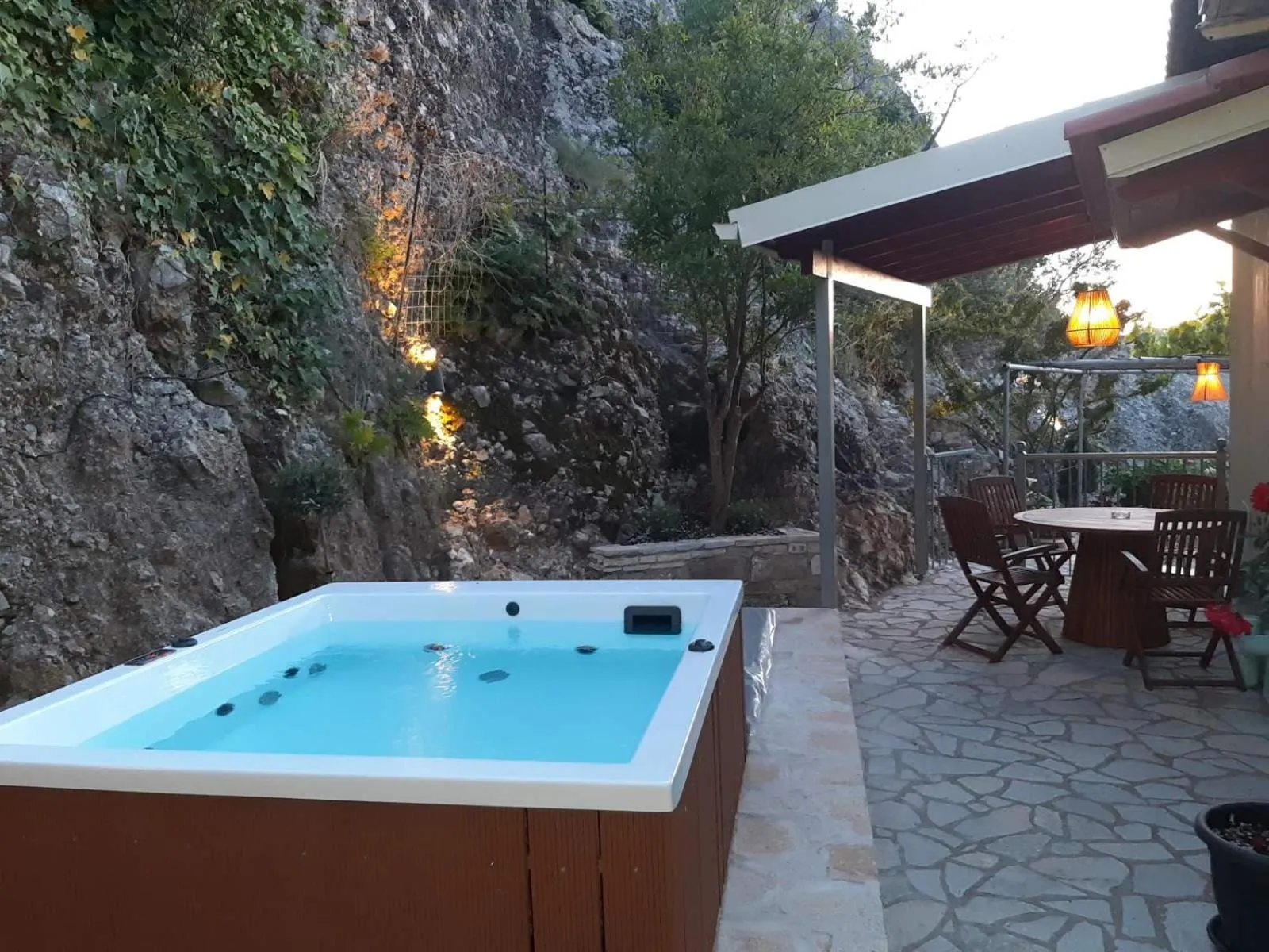 Hot Tub in Paraskevi's Luxury Studios