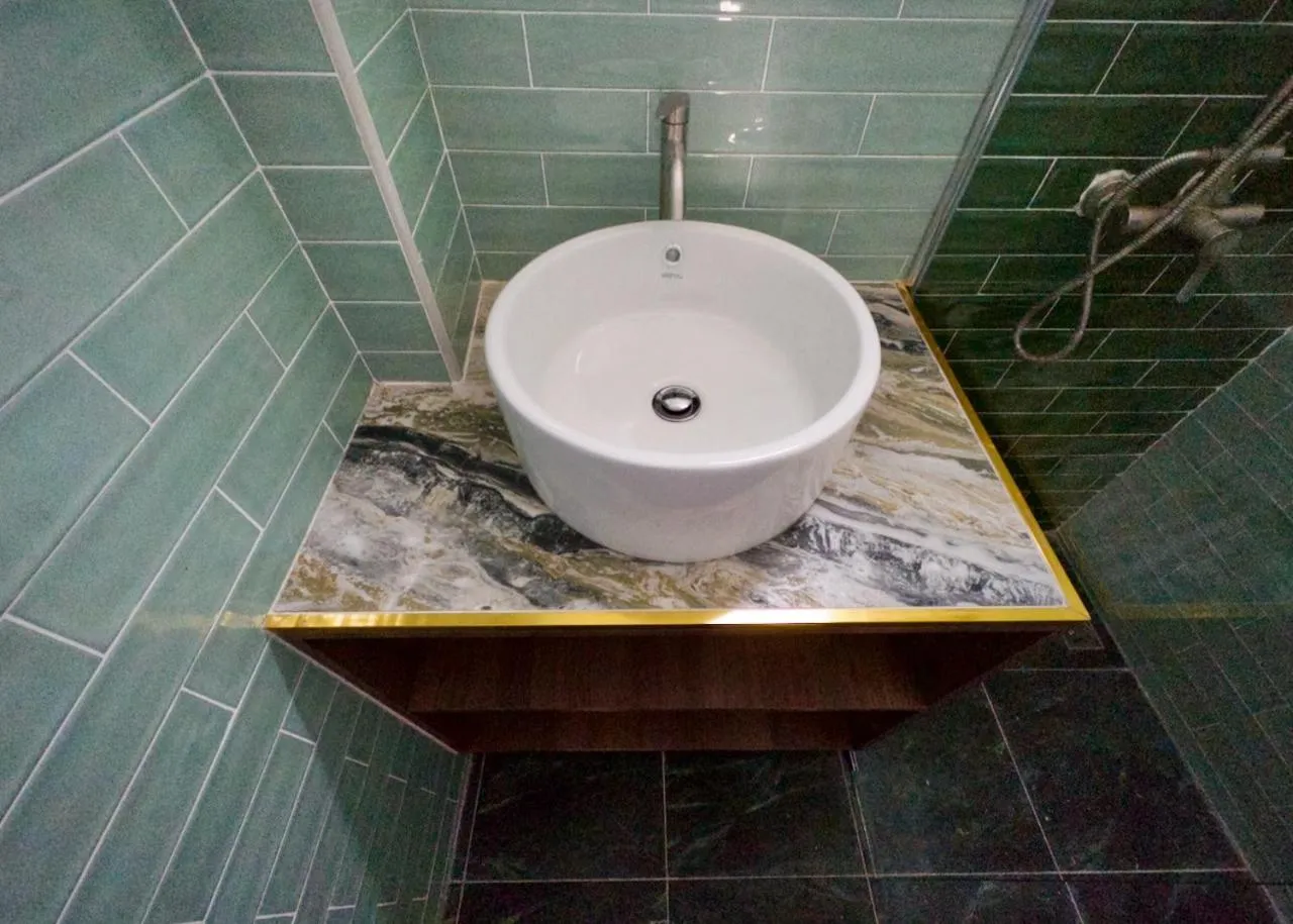 Bathroom in Sugar and Spice Inn