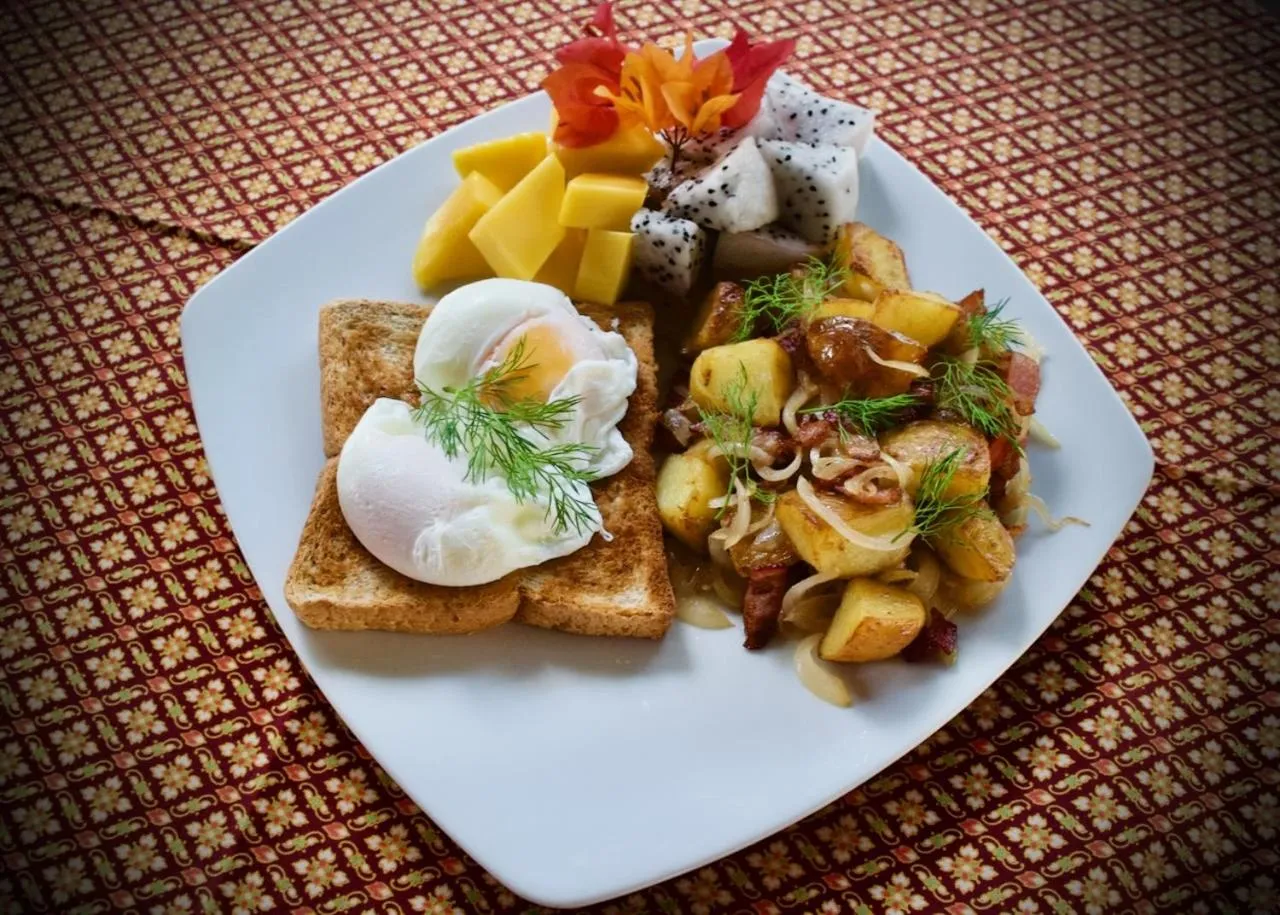 Restaurant/places to eat in Sugar and Spice Inn