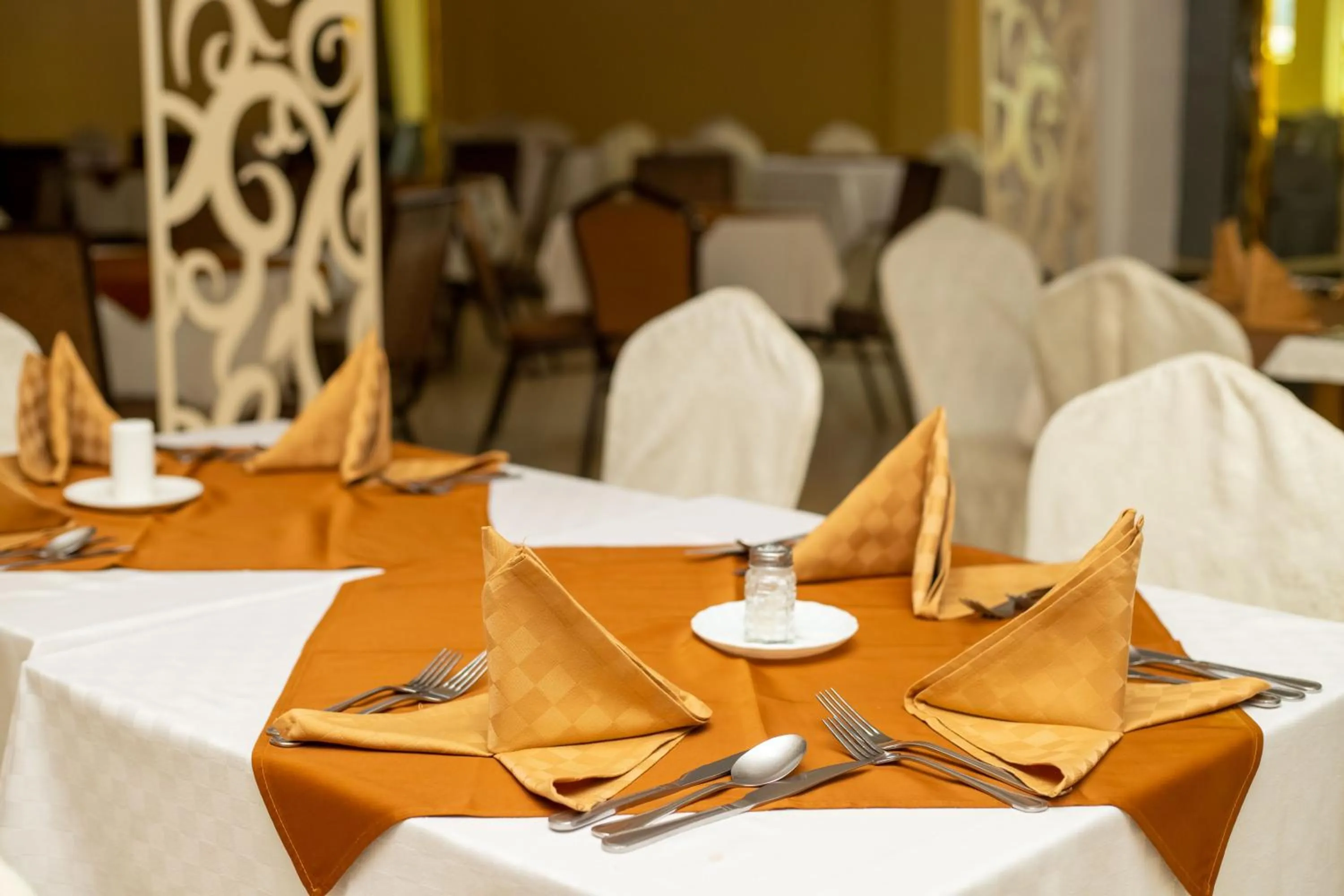 Restaurant/places to eat in Legacy Hotel and Conference Centre ltd