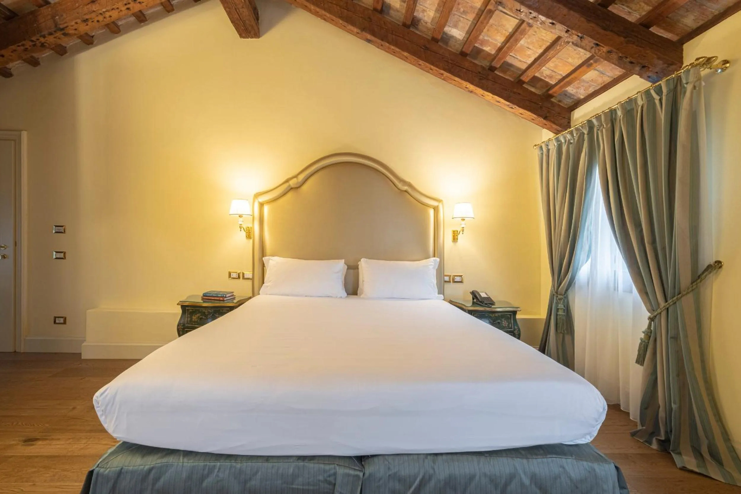 Bed in Hotel Villa Barbarich