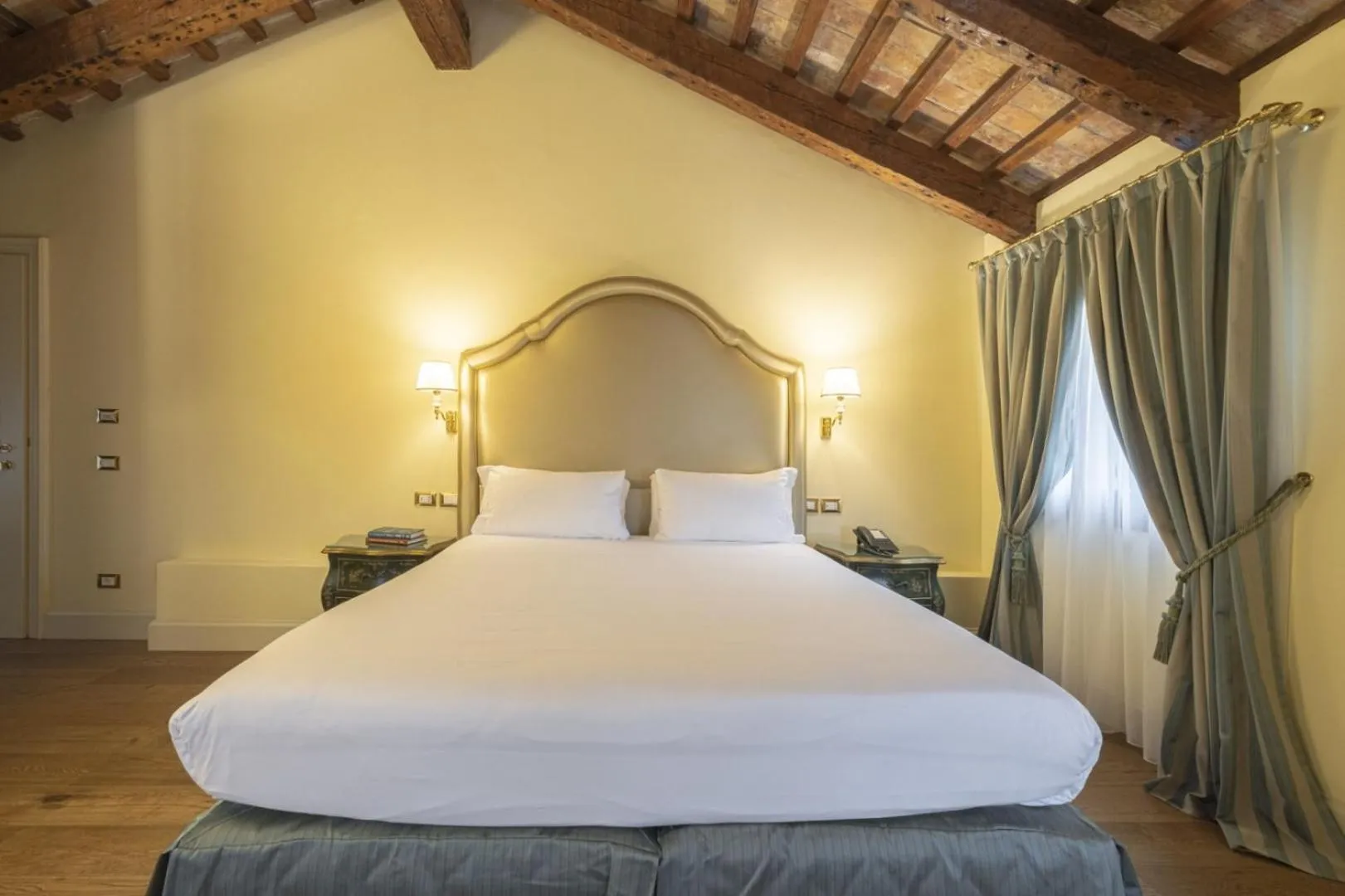 Bed in Hotel Villa Barbarich