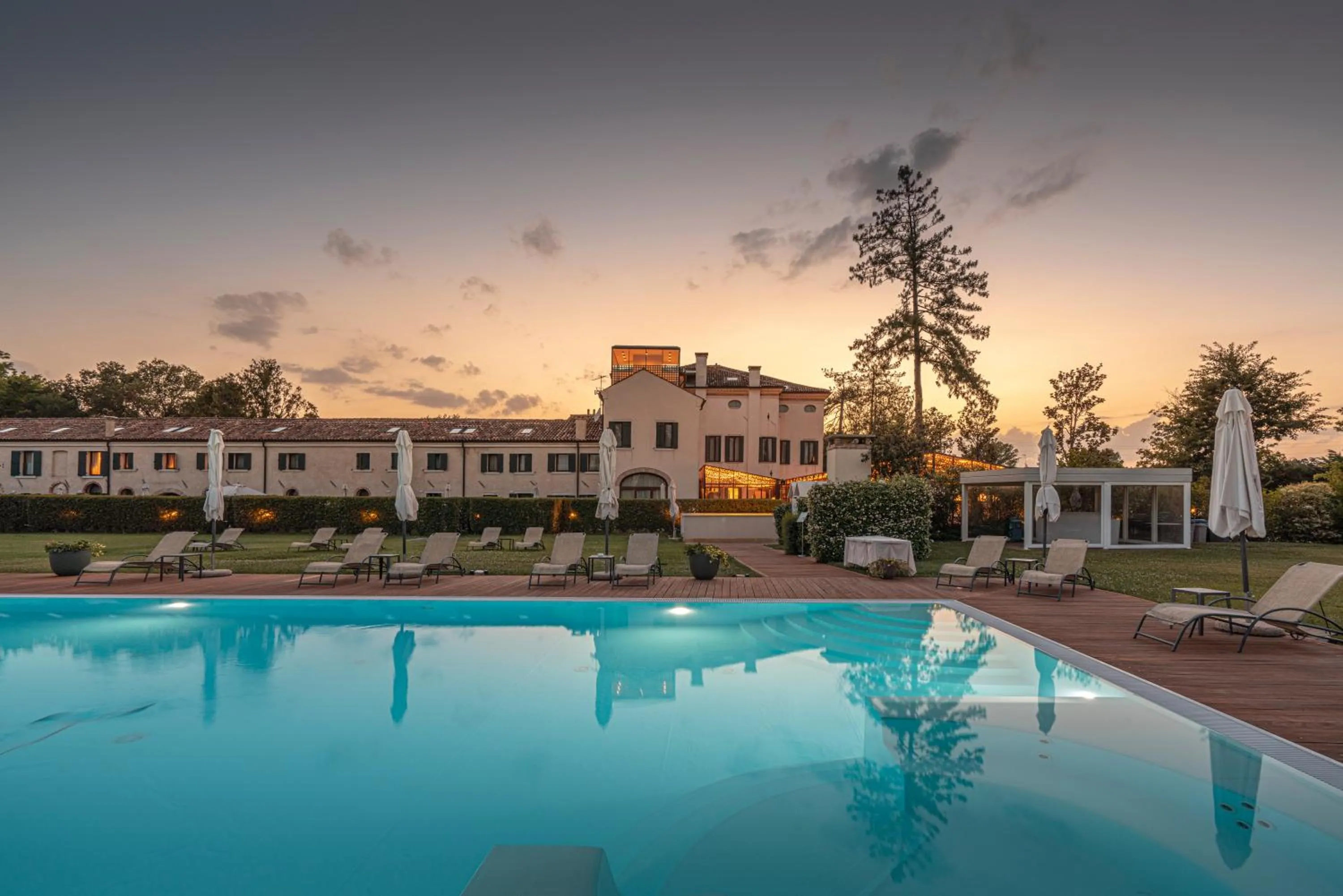 Swimming pool in Hotel Villa Barbarich