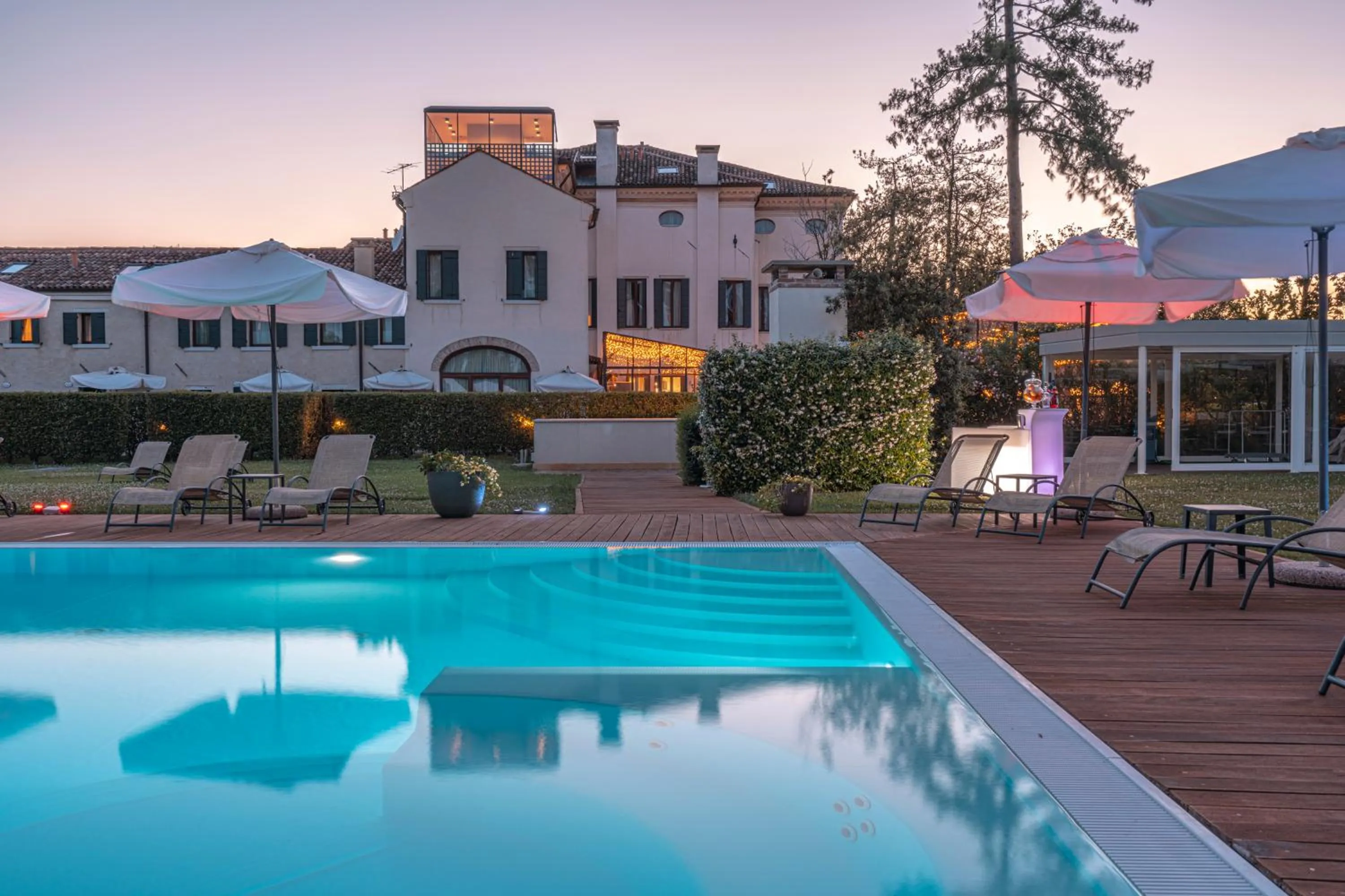 Swimming pool in Hotel Villa Barbarich