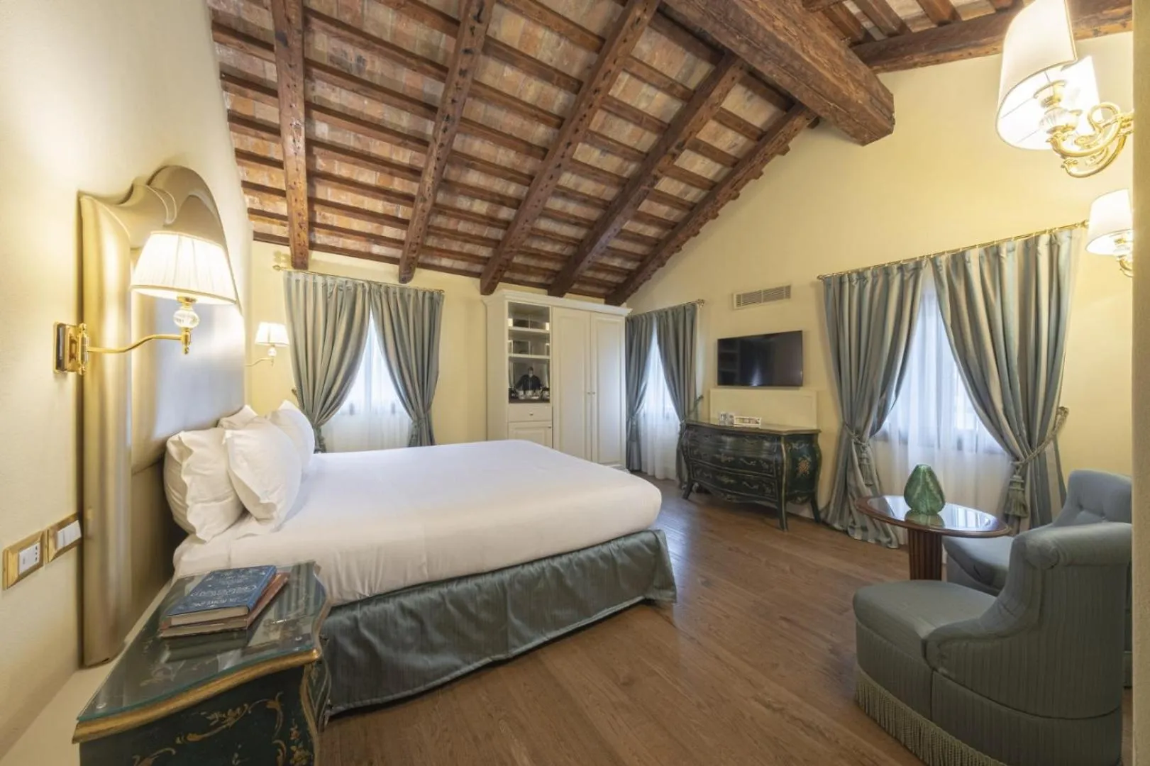 Bed in Hotel Villa Barbarich