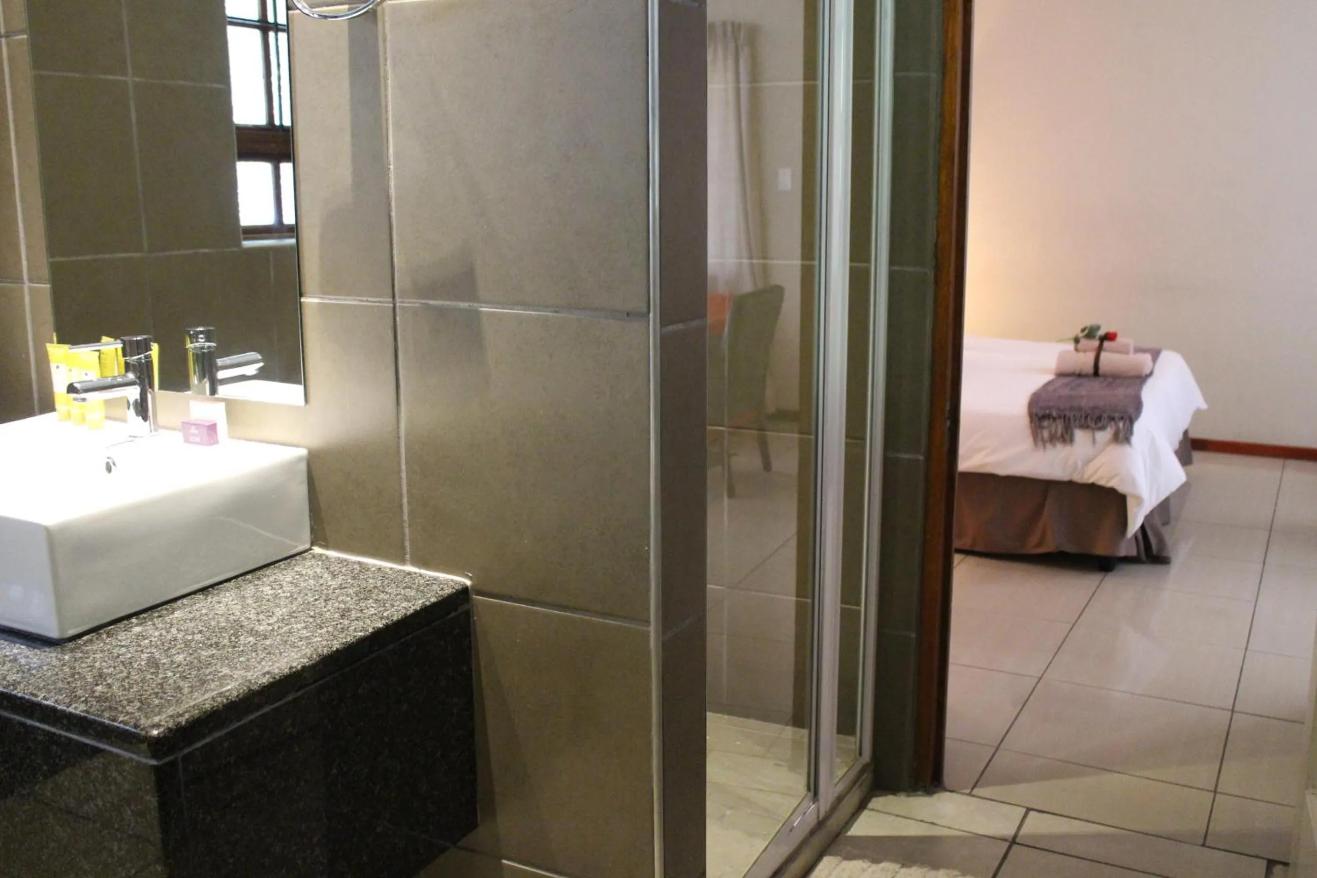 Bathroom, Bed in Cu Guest House