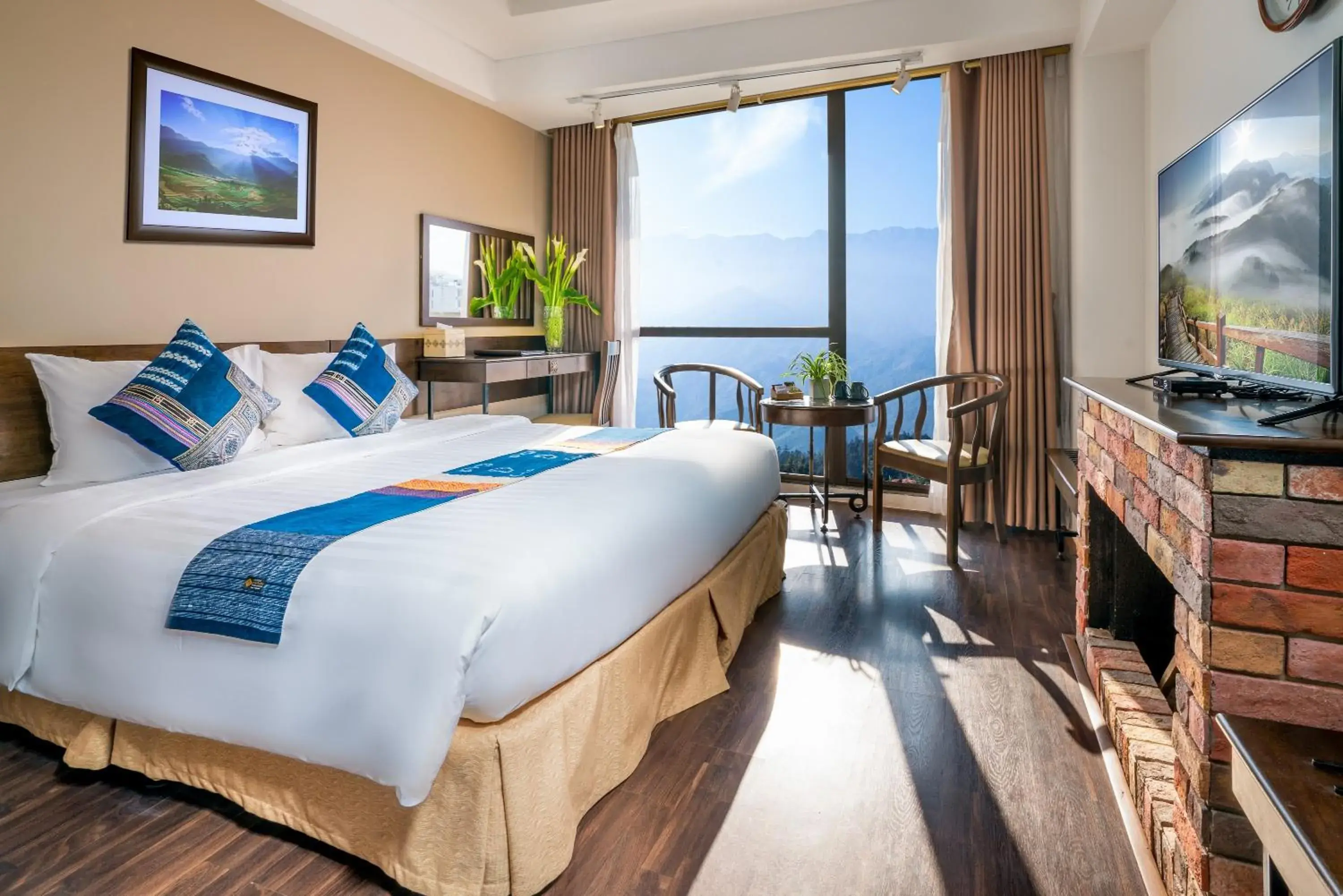 Deluxe Double or Twin Room with Mountain View in Amazing Hotel Sapa Deluxe Double or Twin Room with Mountain View in Amazing Hotel Sapa