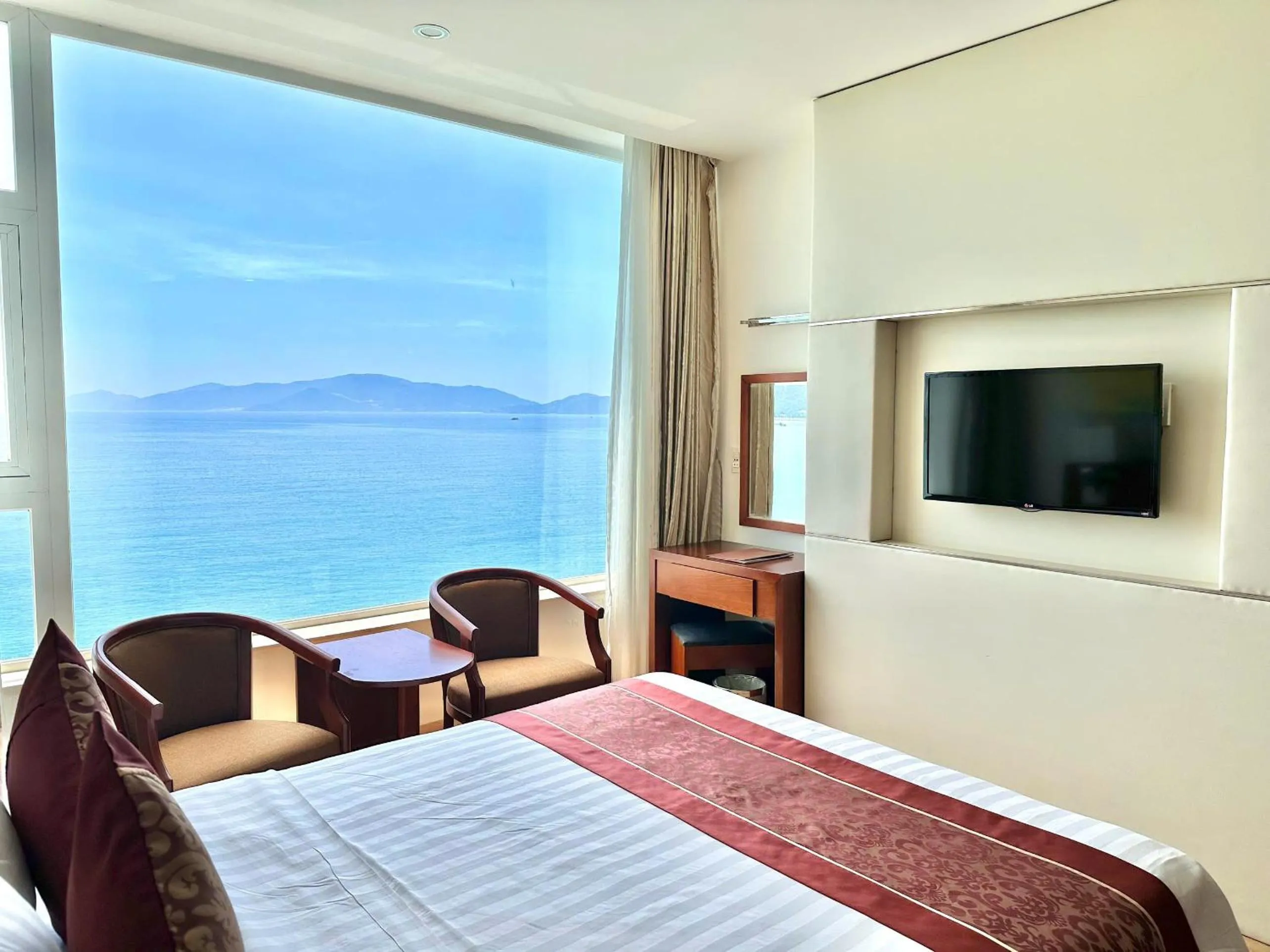 Bed in Nha Trang Wonderland Hotel