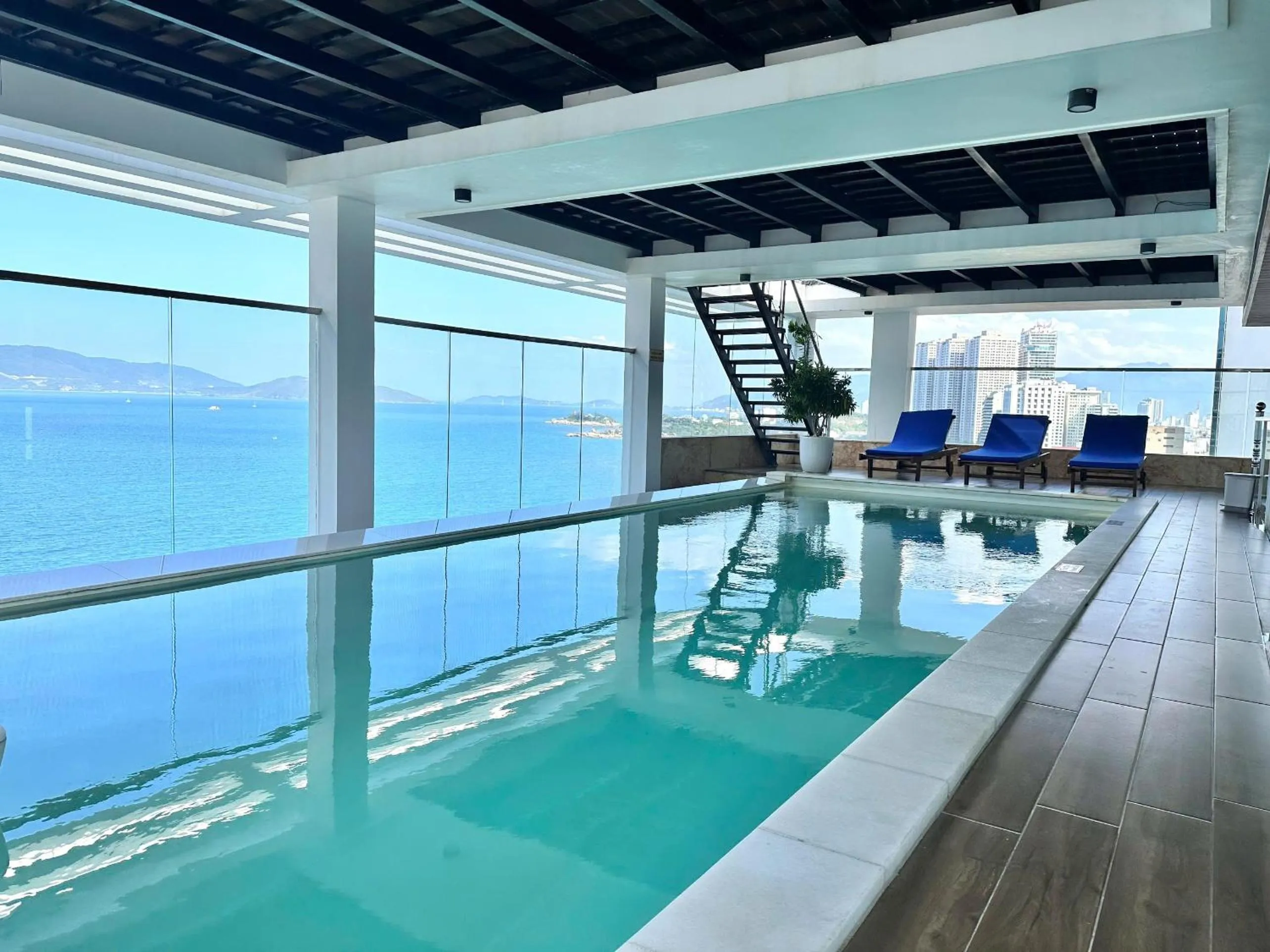 Swimming pool in Nha Trang Wonderland Hotel