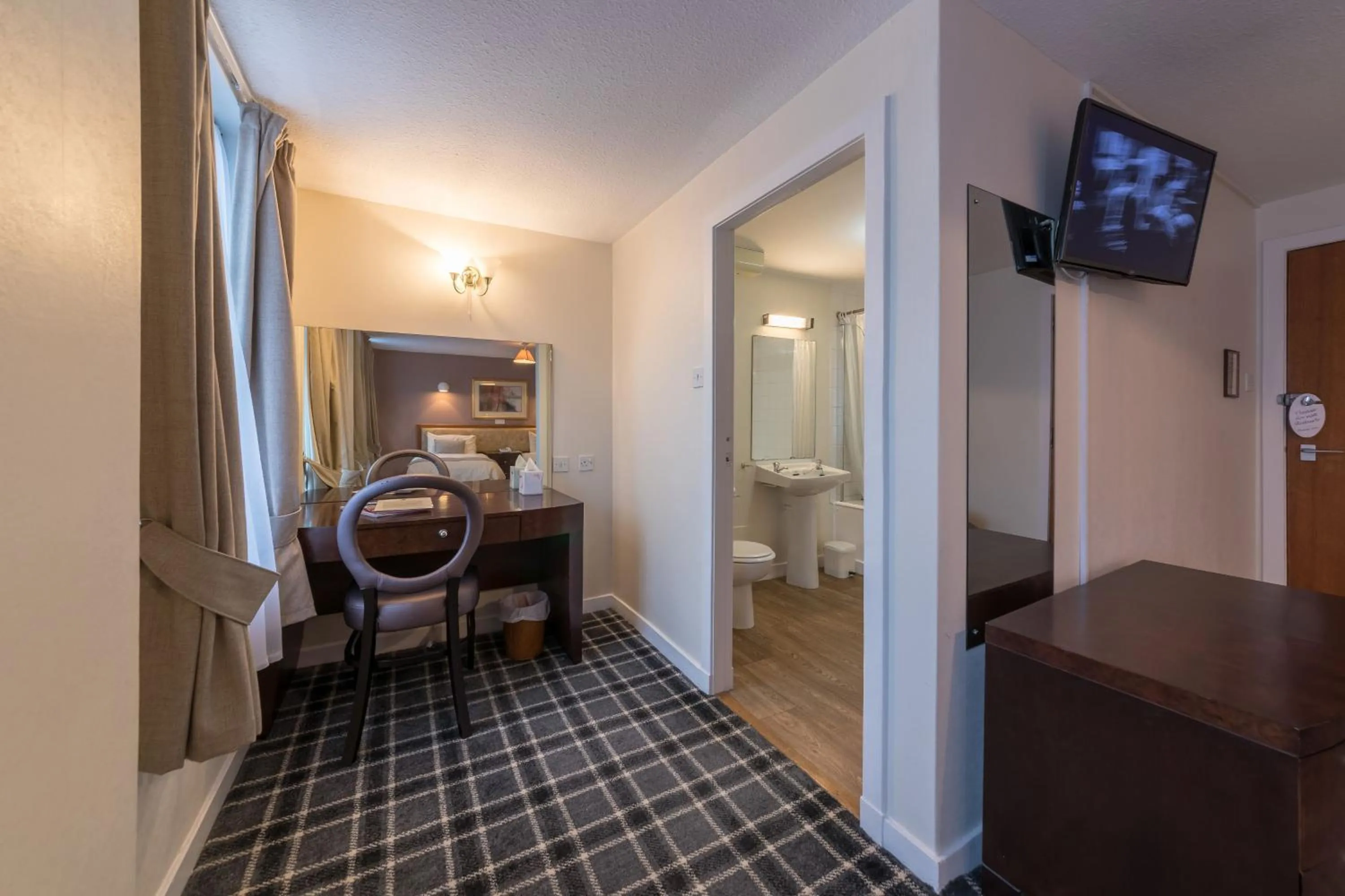 Other, Bed in Pentland Hotel