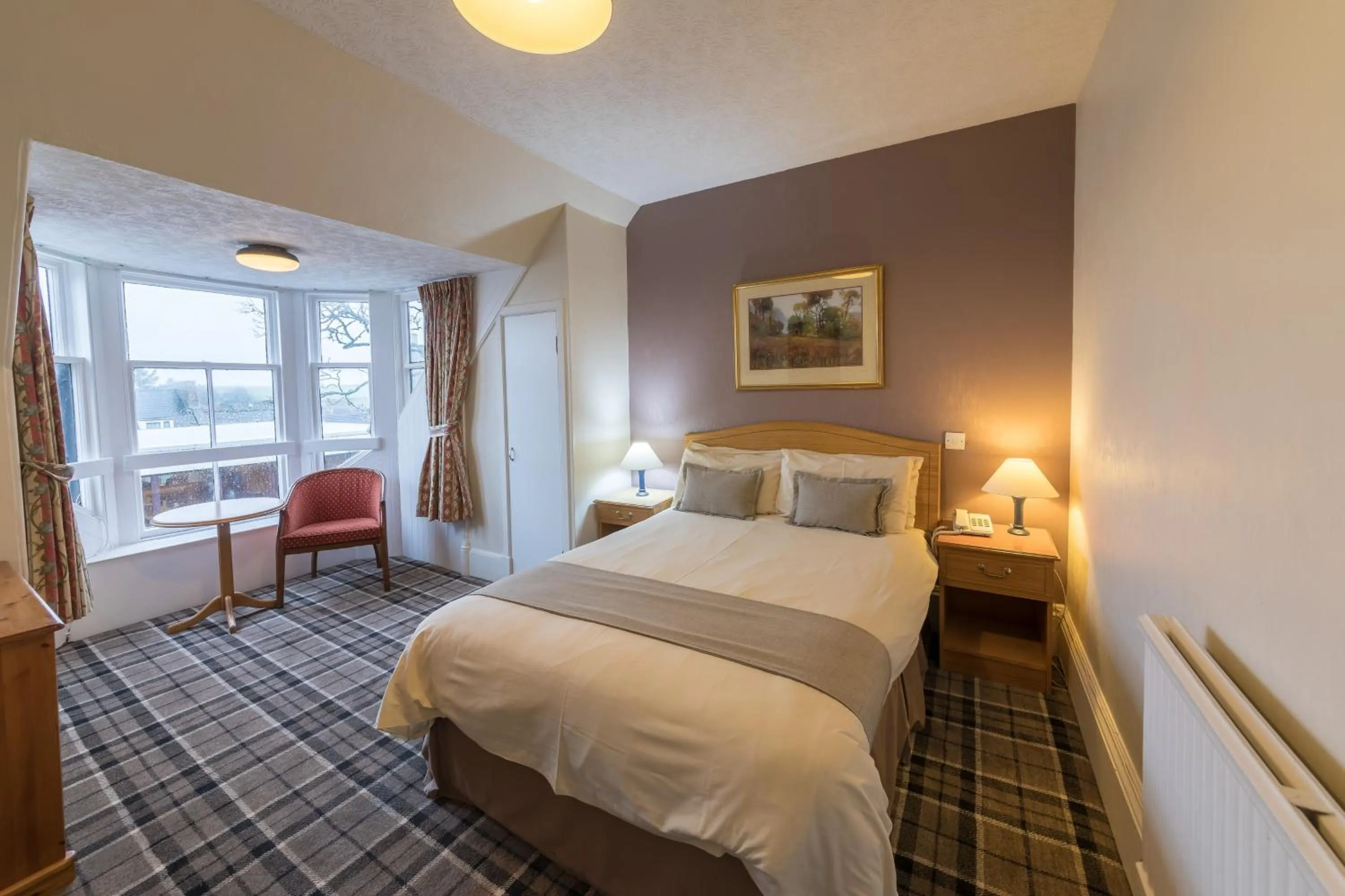 Photo of the whole room, Bed in Pentland Hotel